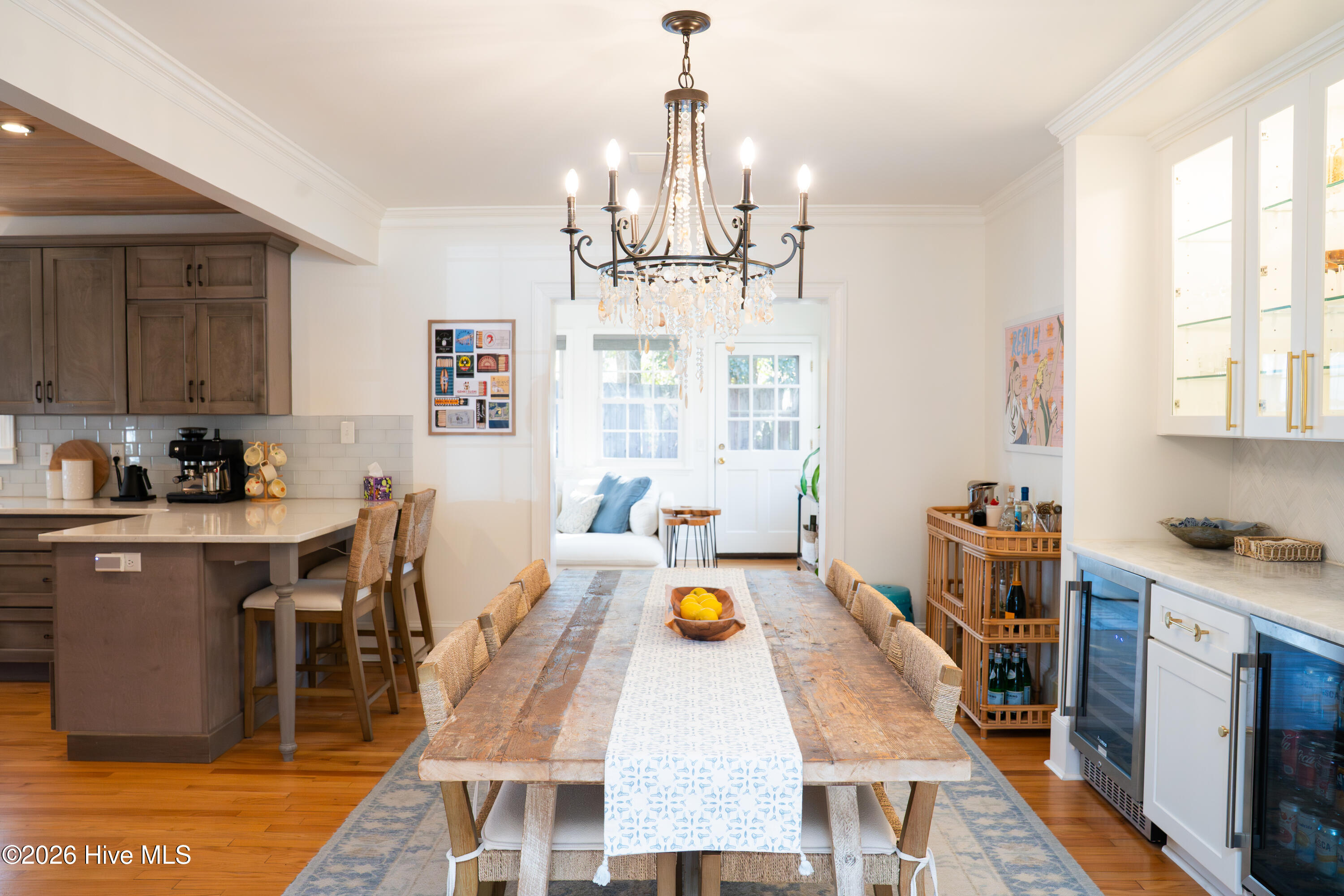 100558476 | Photo 35