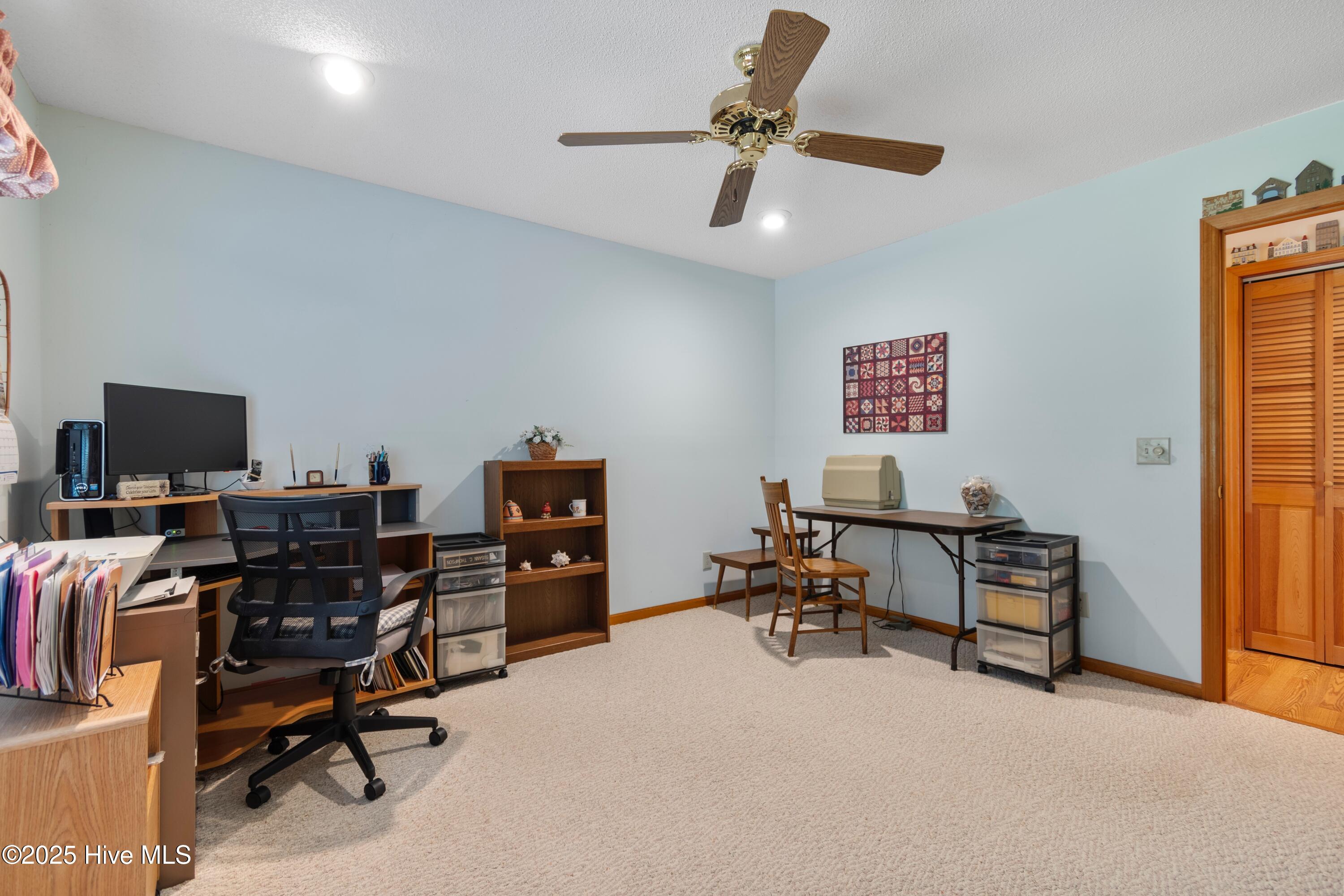 100533822 | Photo 17