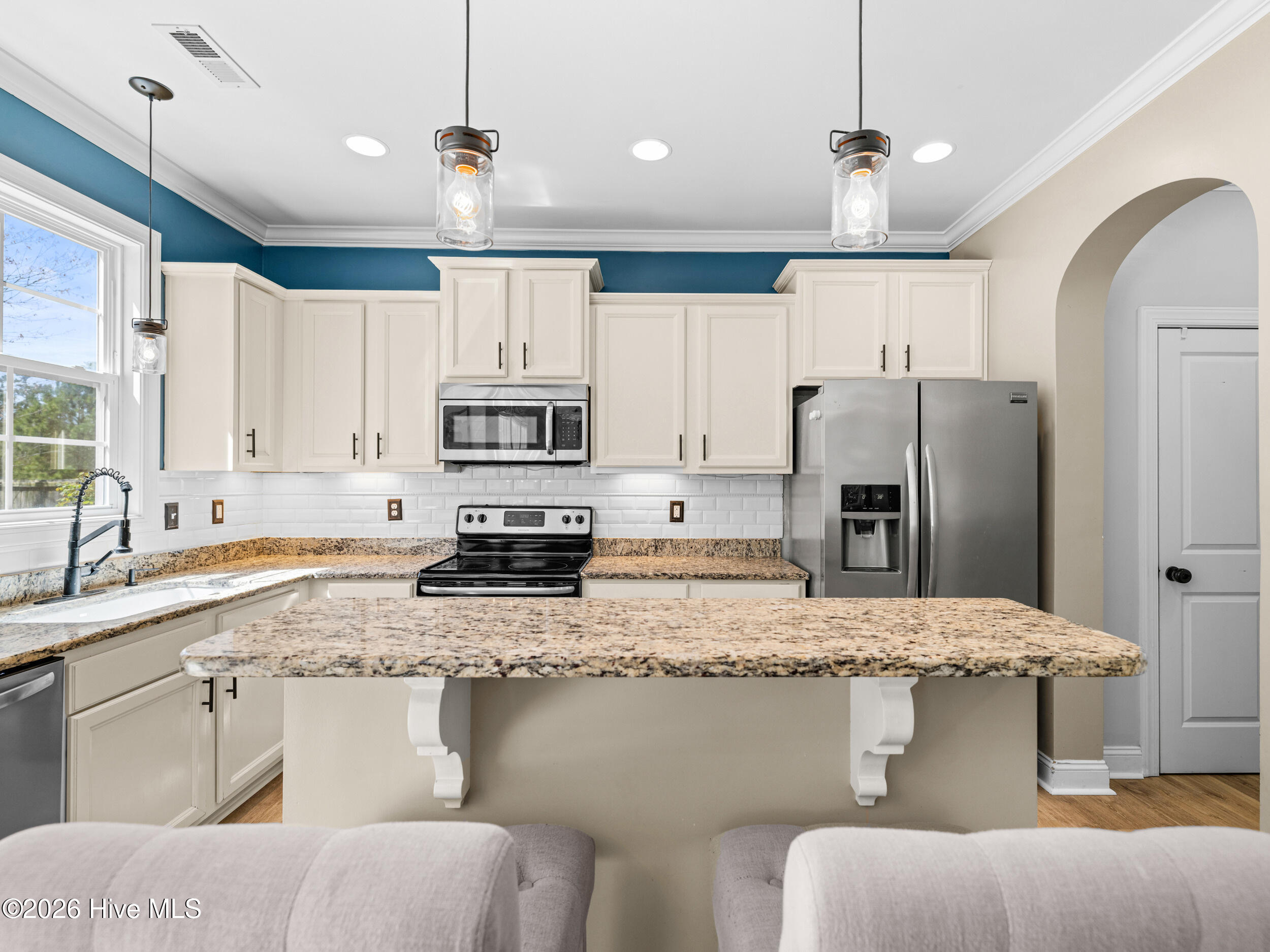 100566633 | Photo 33