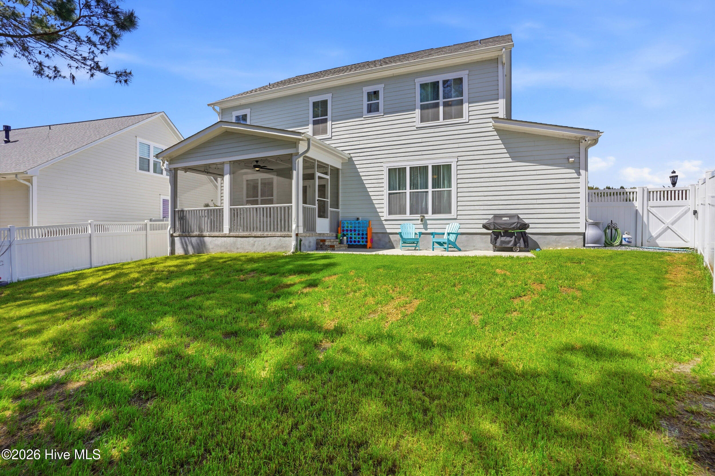 100565471 | Photo 52