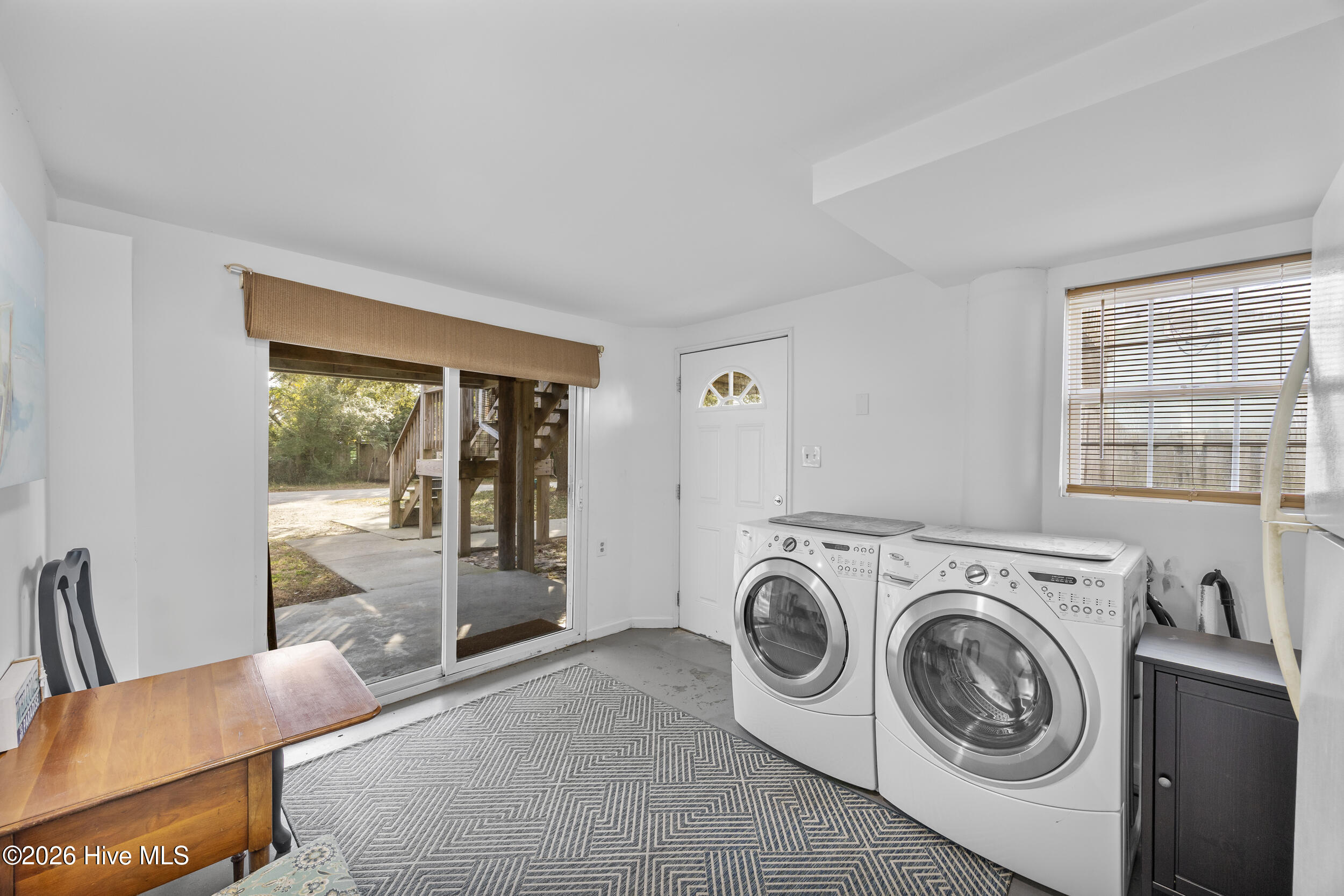 100548629 | Photo 22