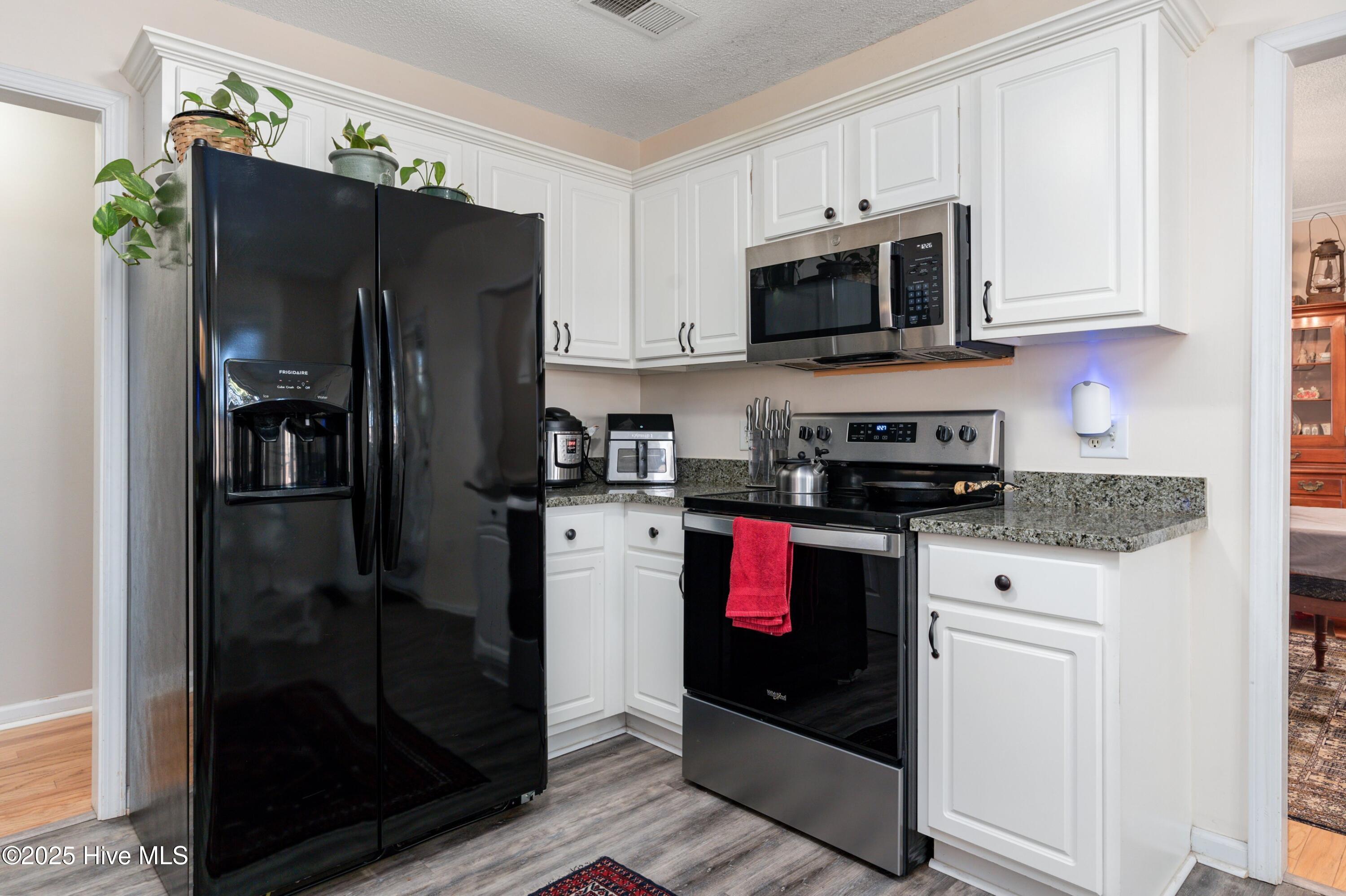 100565121 | Photo 16