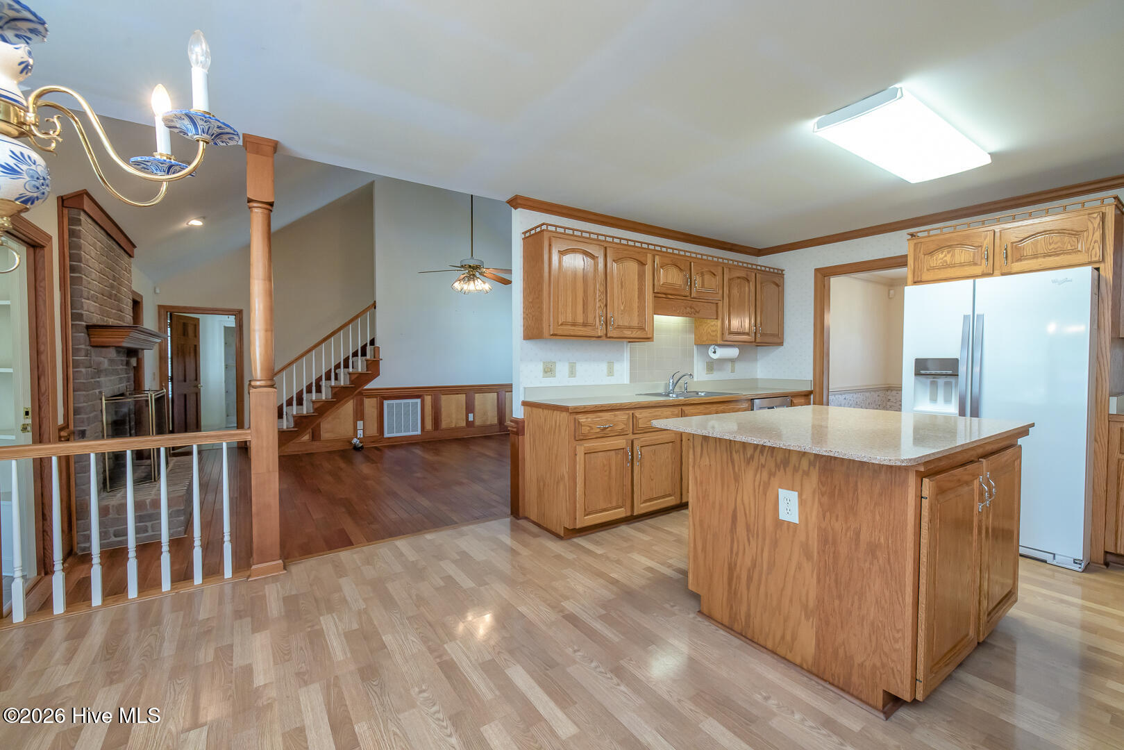 100570429 | Photo 27