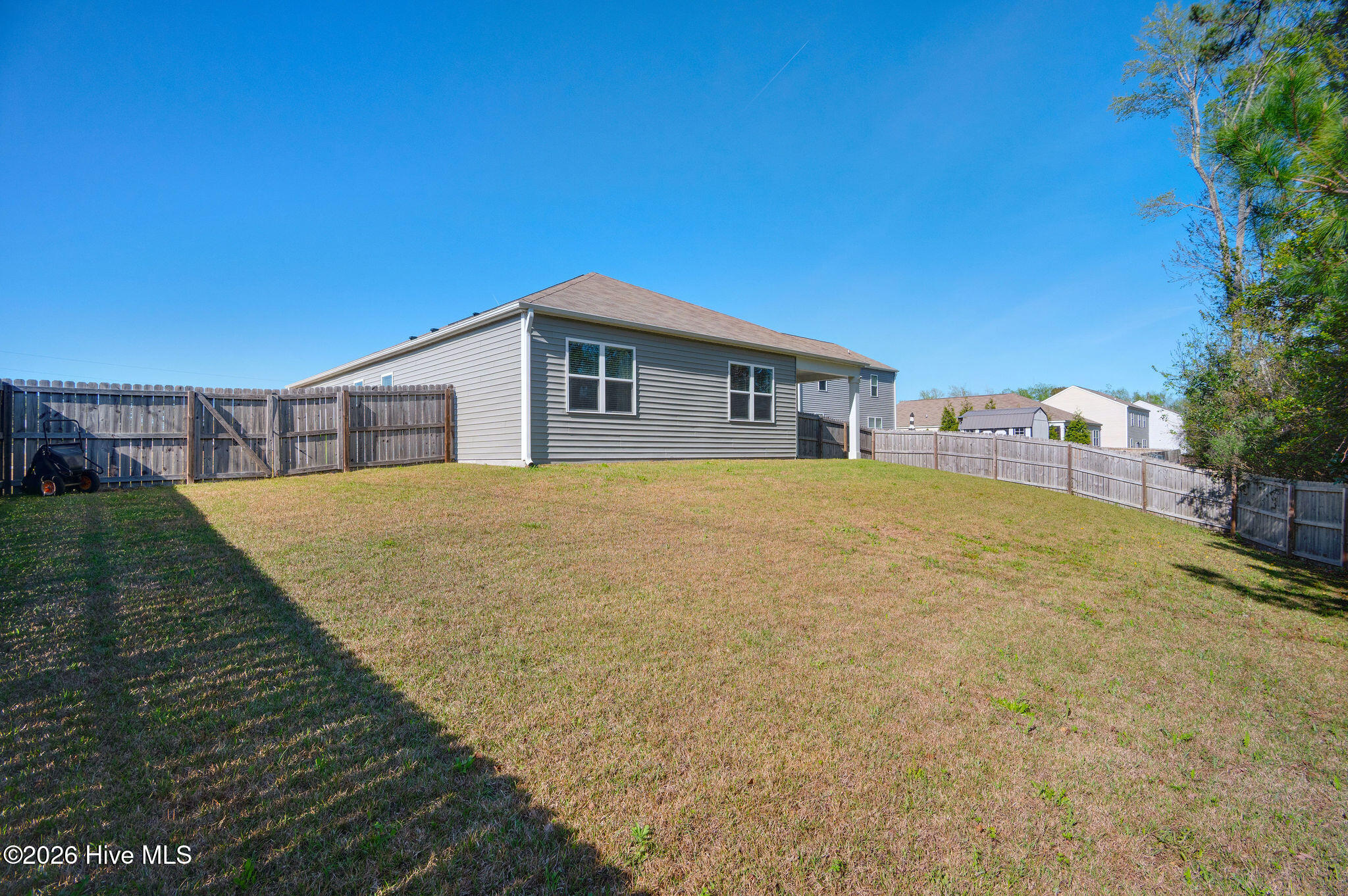 100562701 | Photo 57