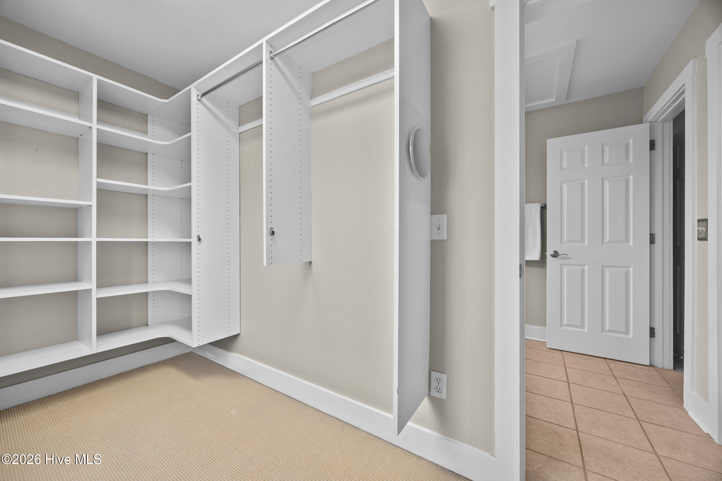 100552893 | Photo 46