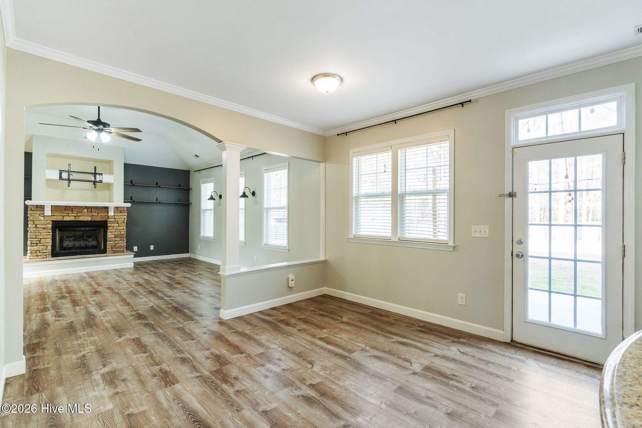 100558662 | Photo 31