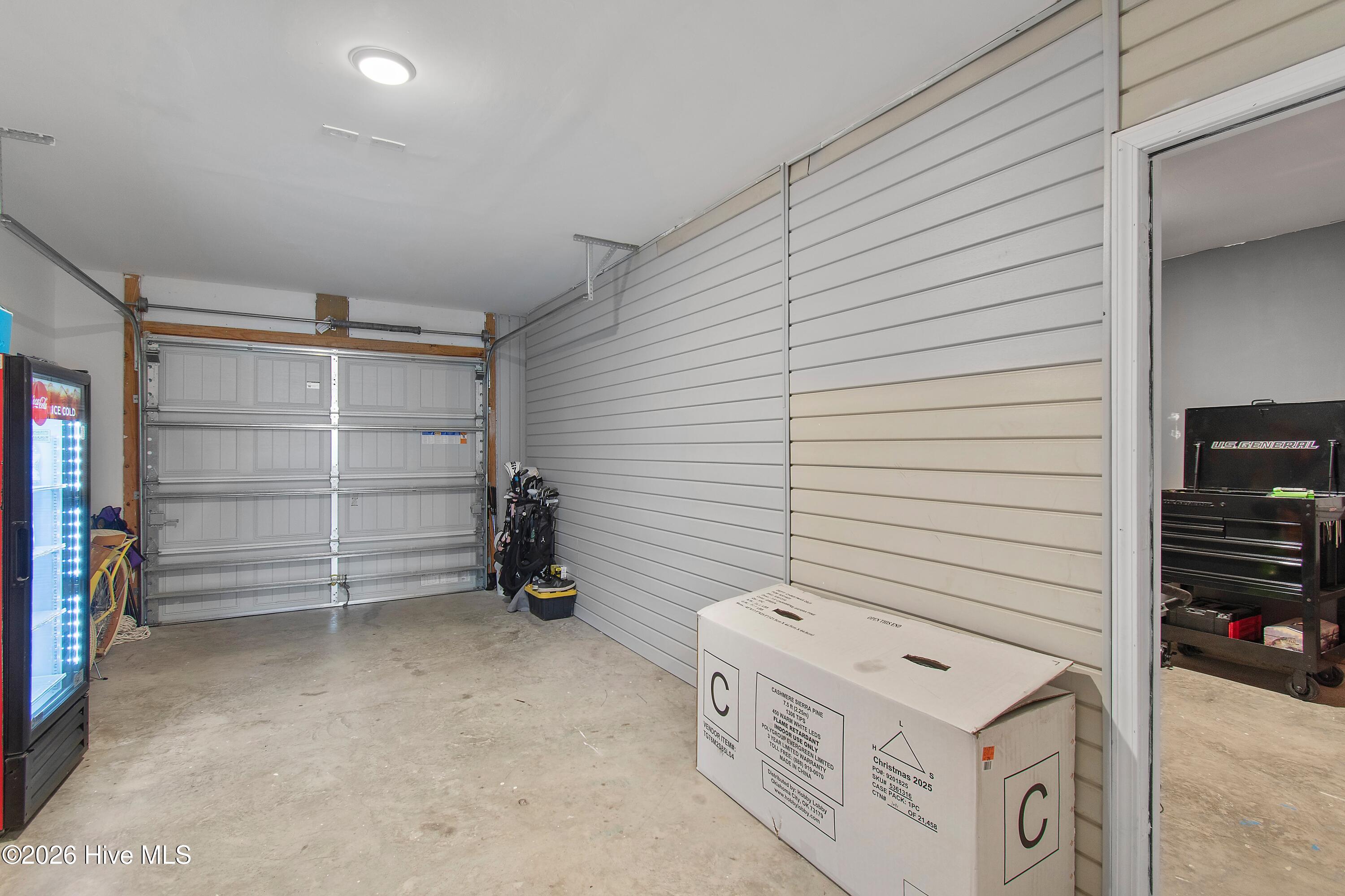 100549782 | Photo 35