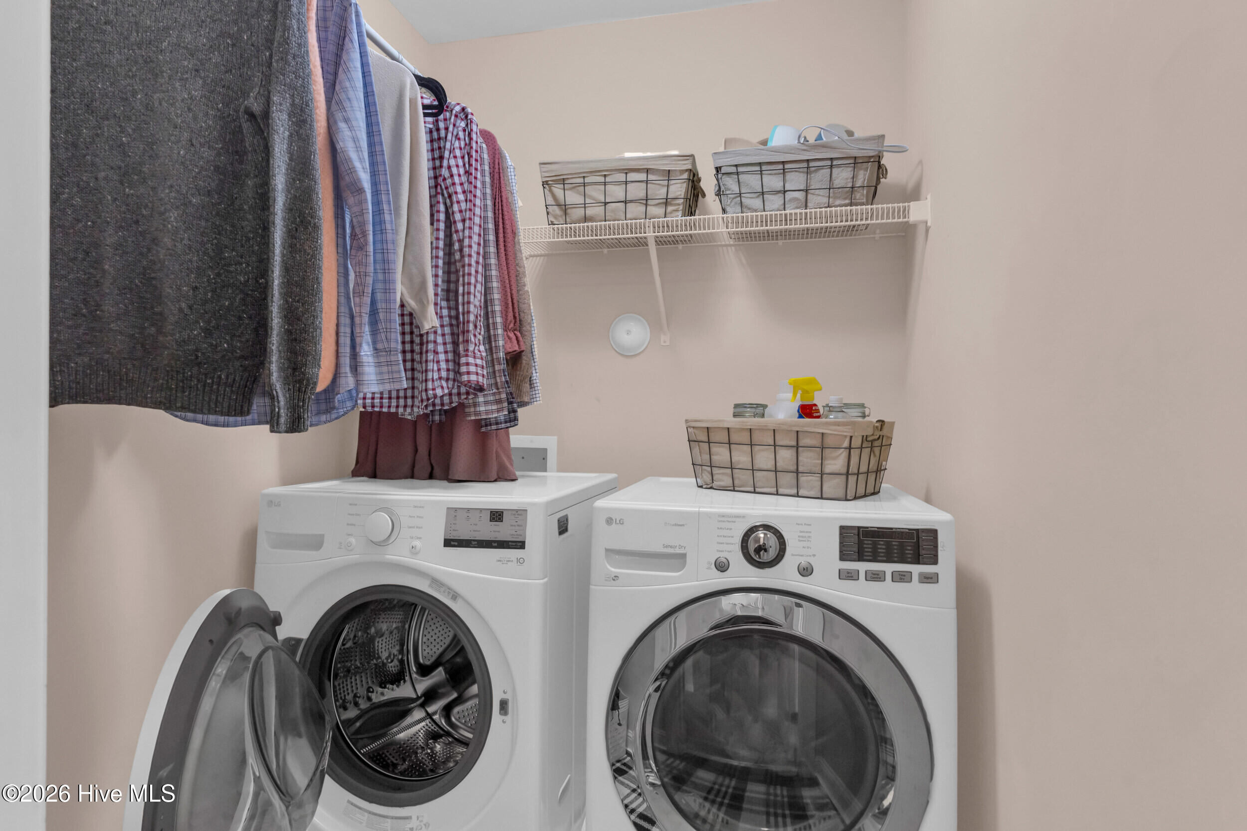 100551550 | Photo 25