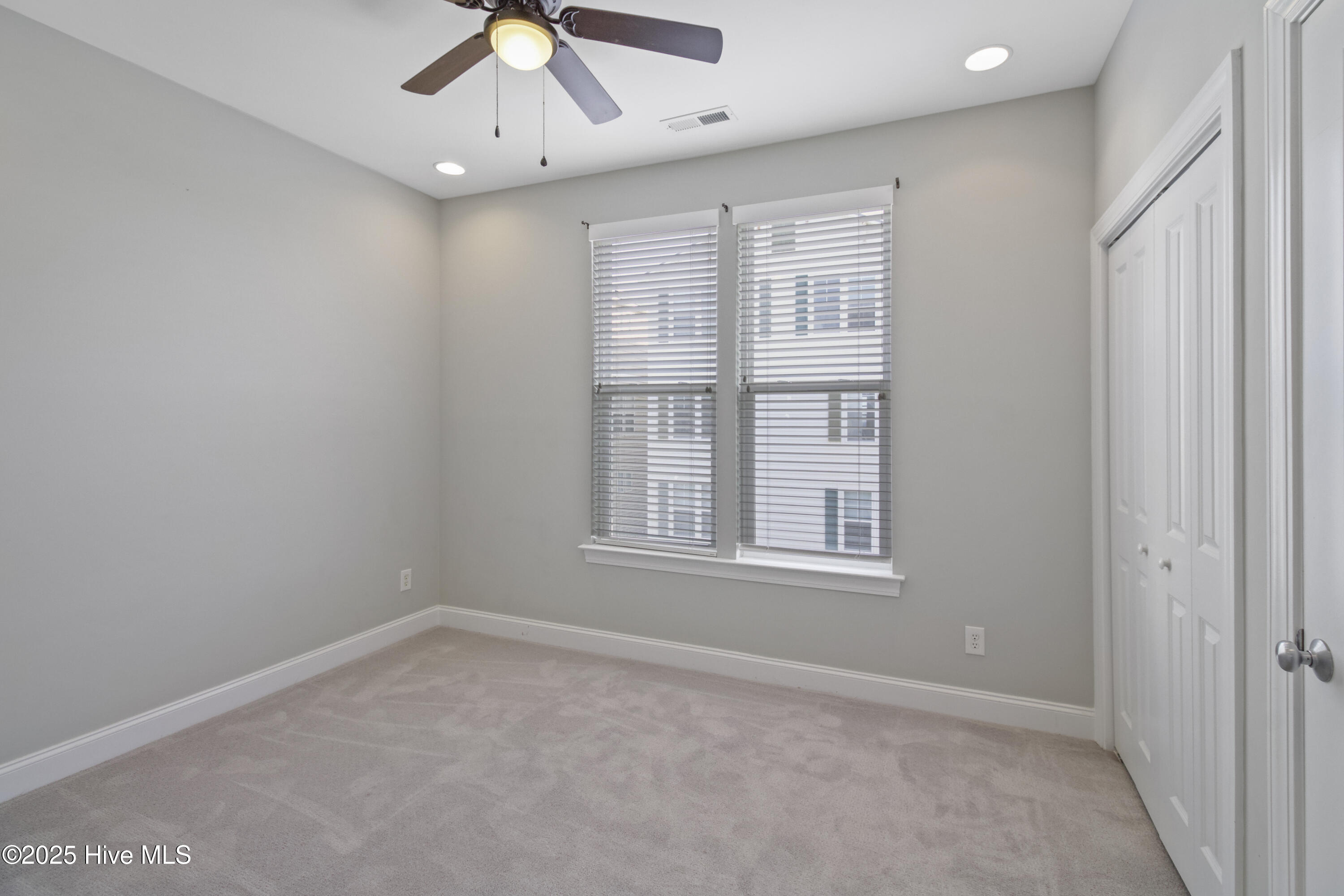 100541594 | Photo 30