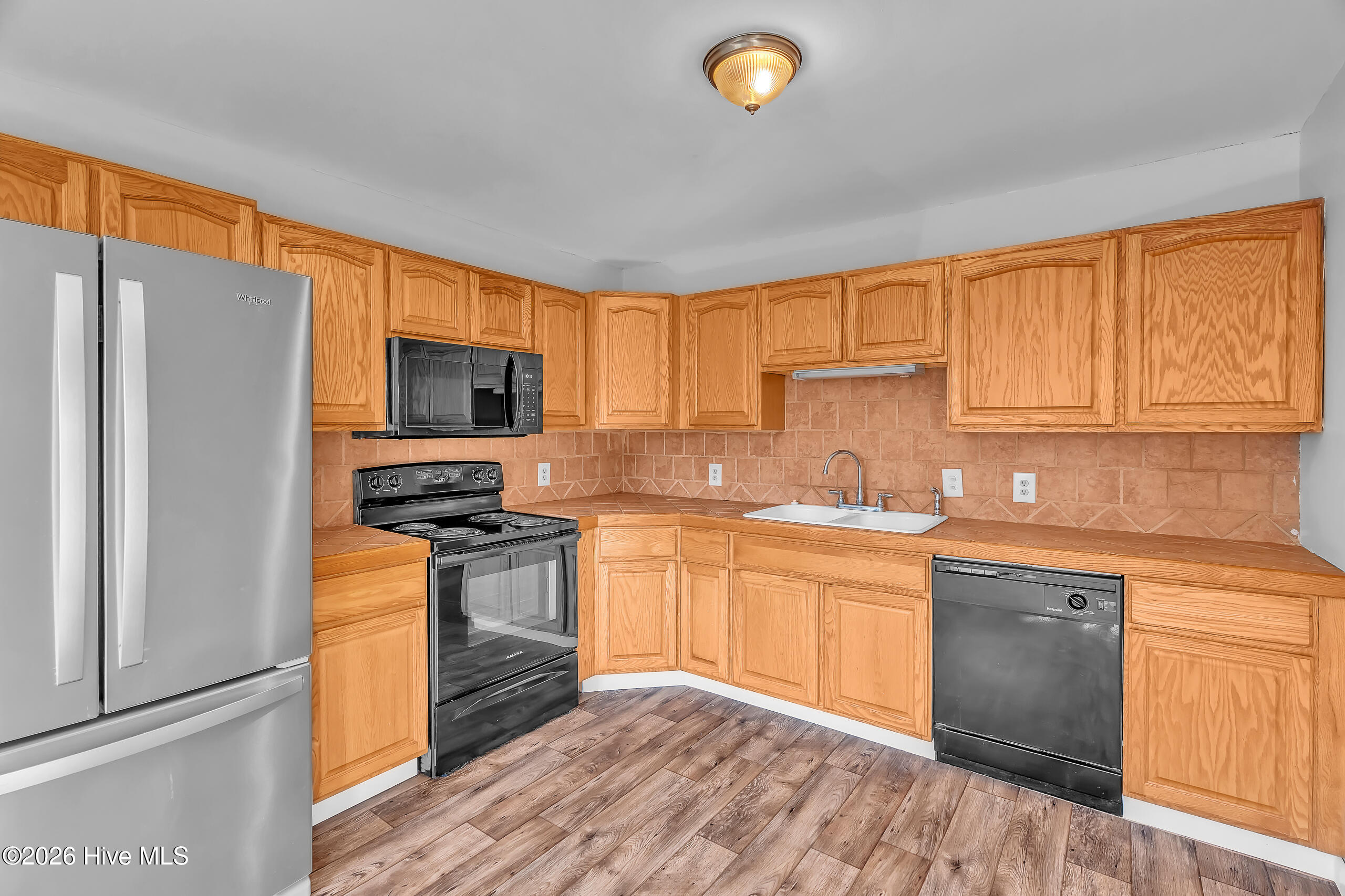 100561824 | Photo 10