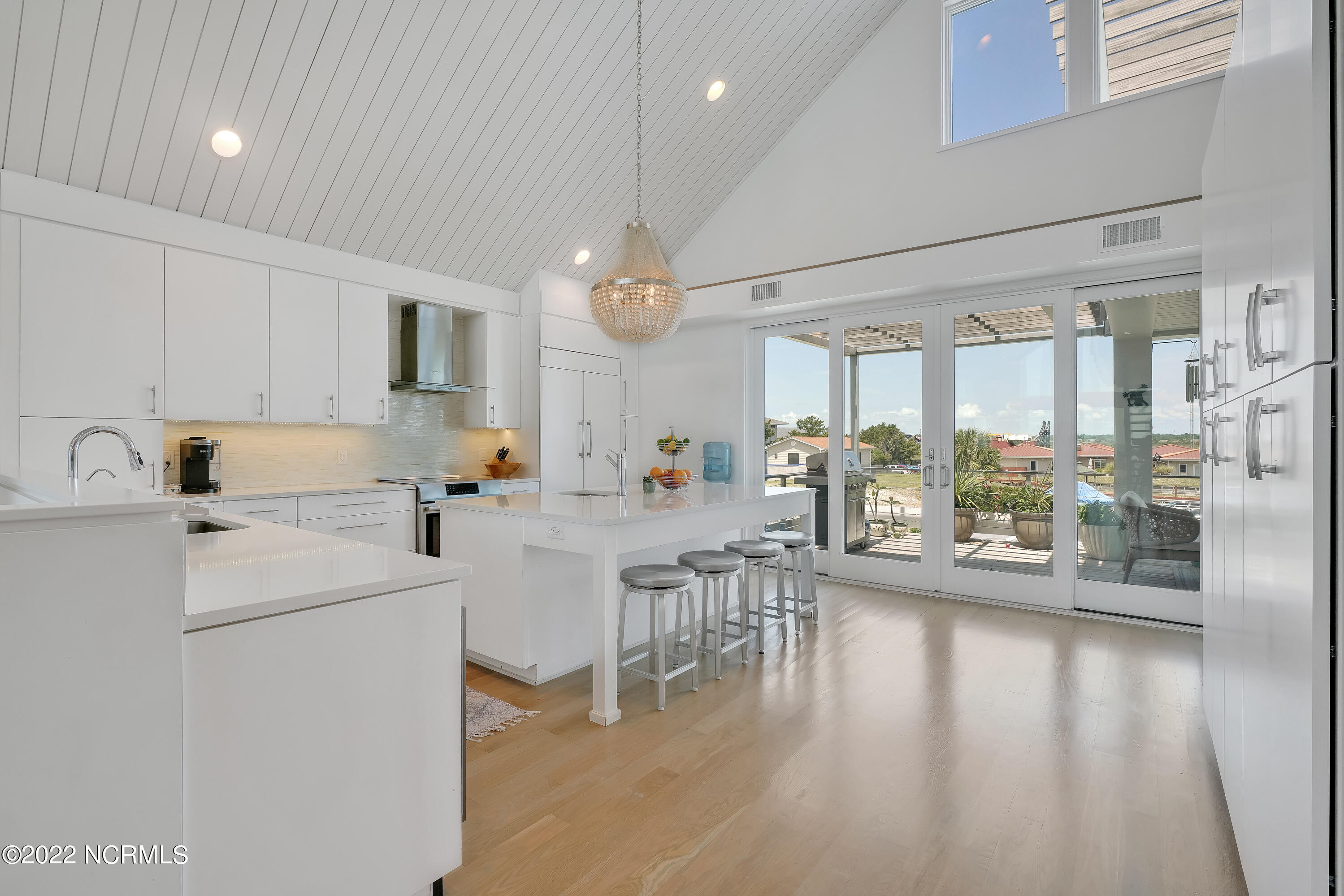 100462193 | Photo 15