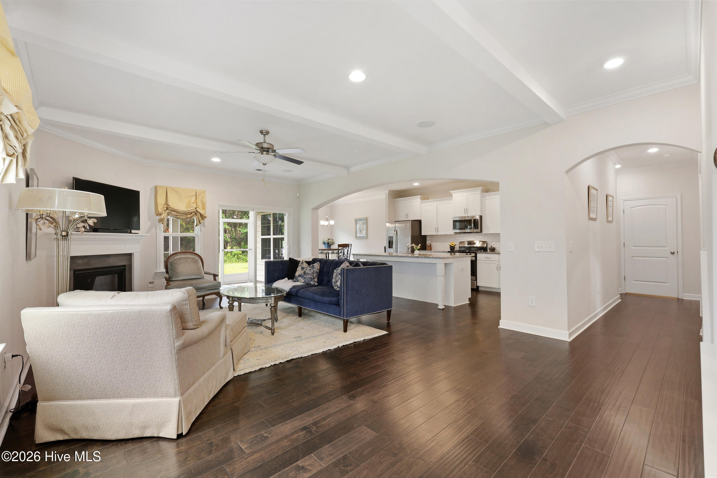 100570535 | Photo 13