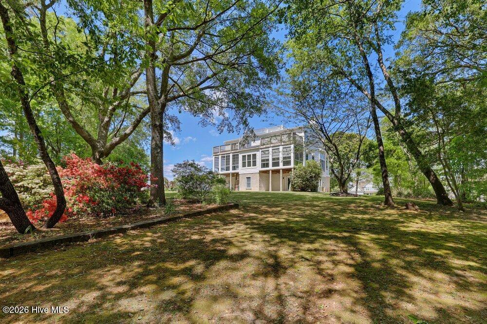 100569343 | Photo 41