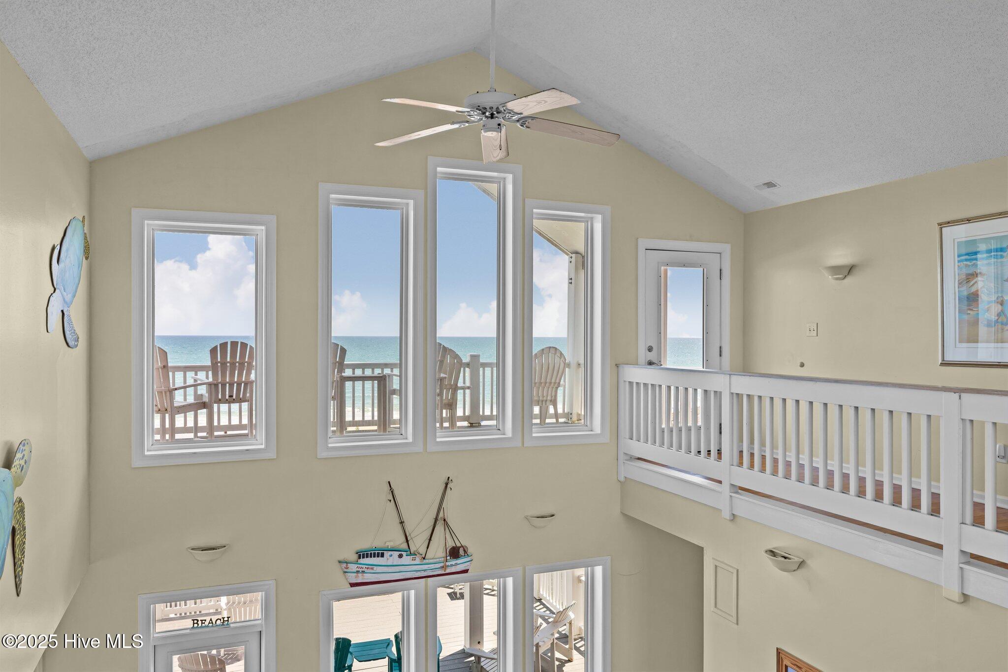 100515431 | Photo 12