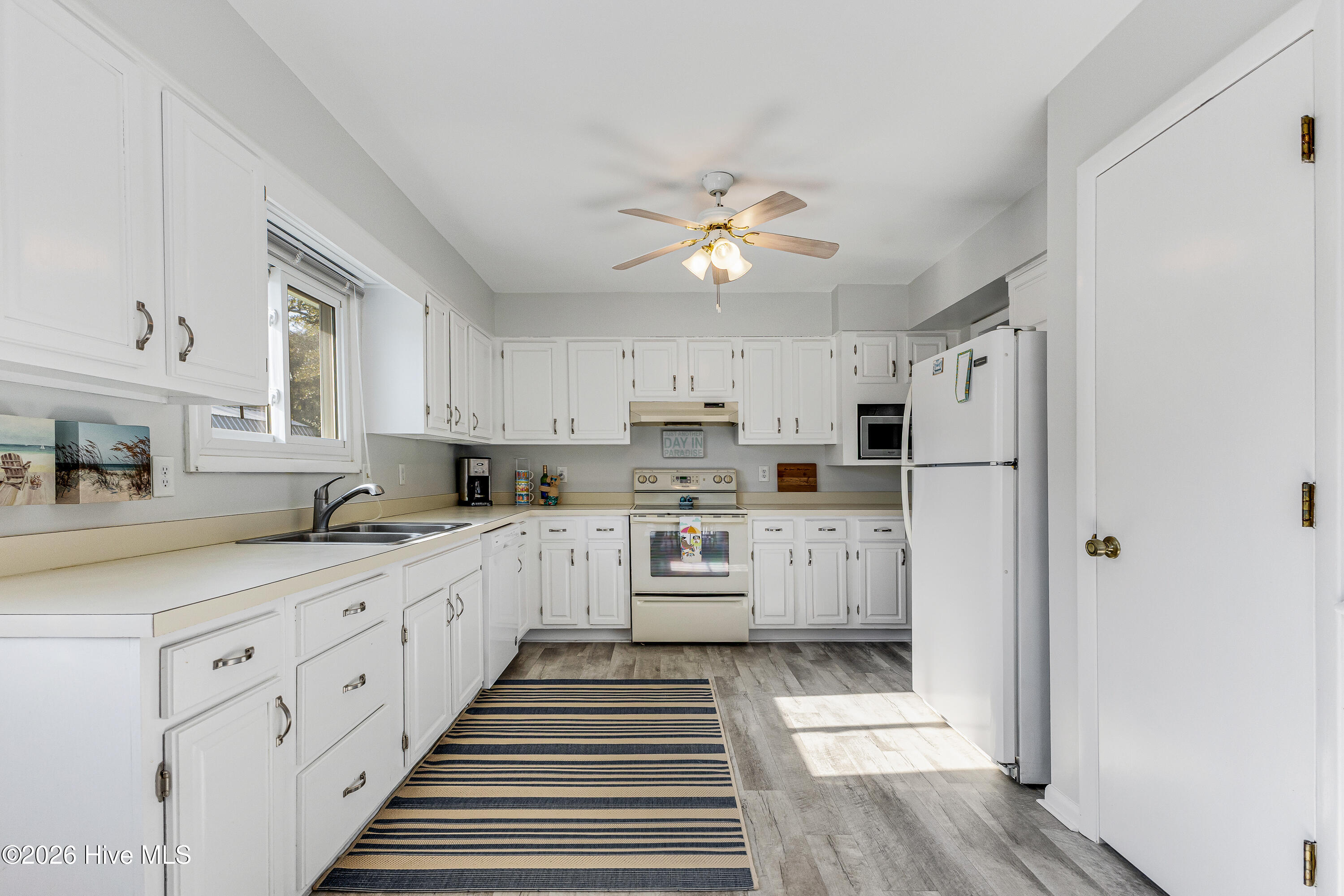 100547384 | Photo 19