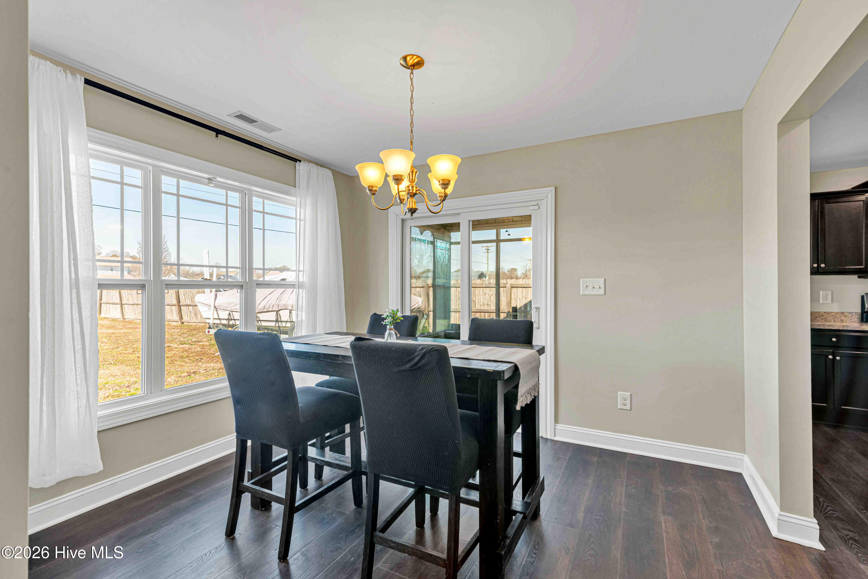 100553192 | Photo 10