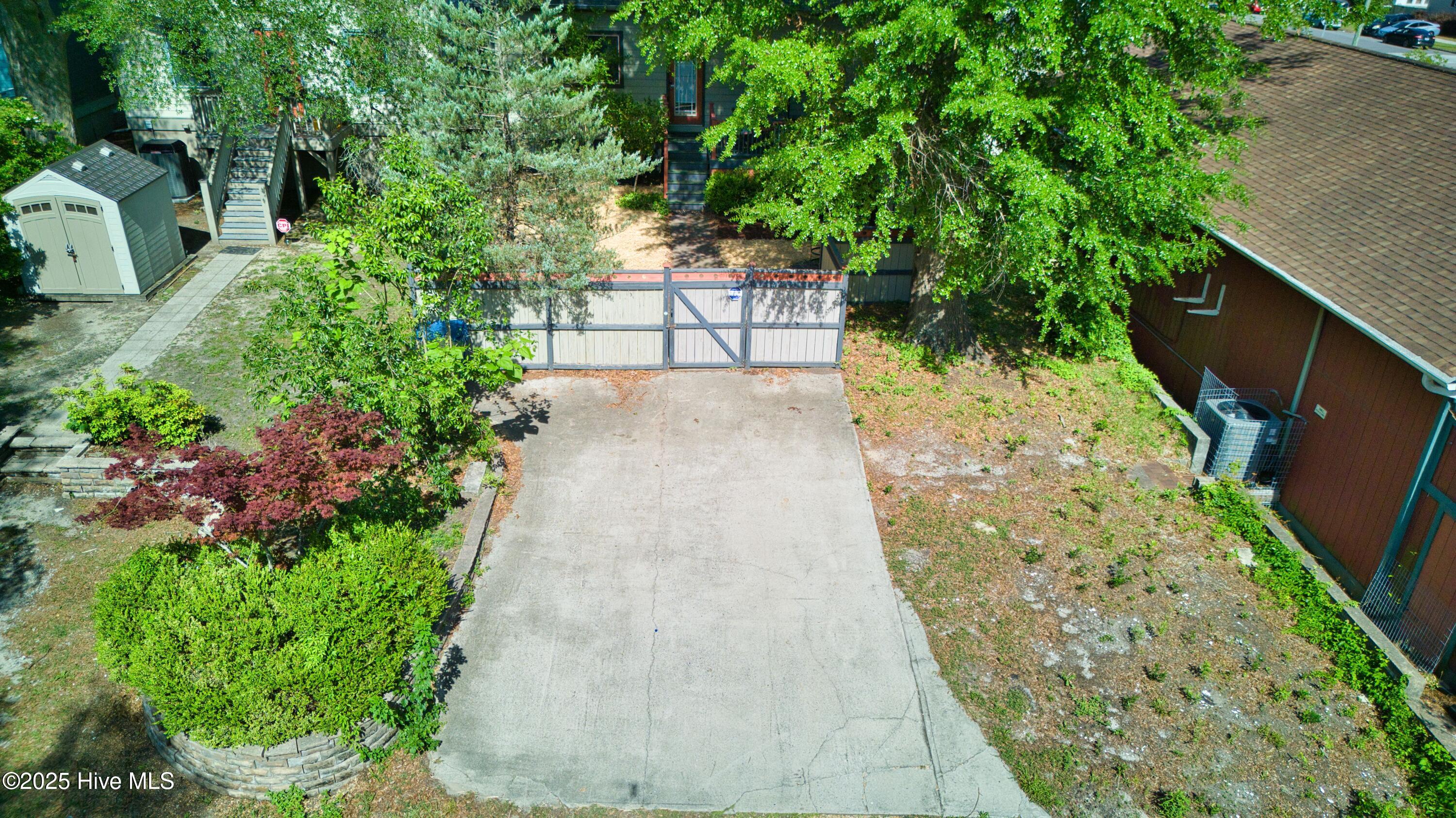 100509231 | Photo 47