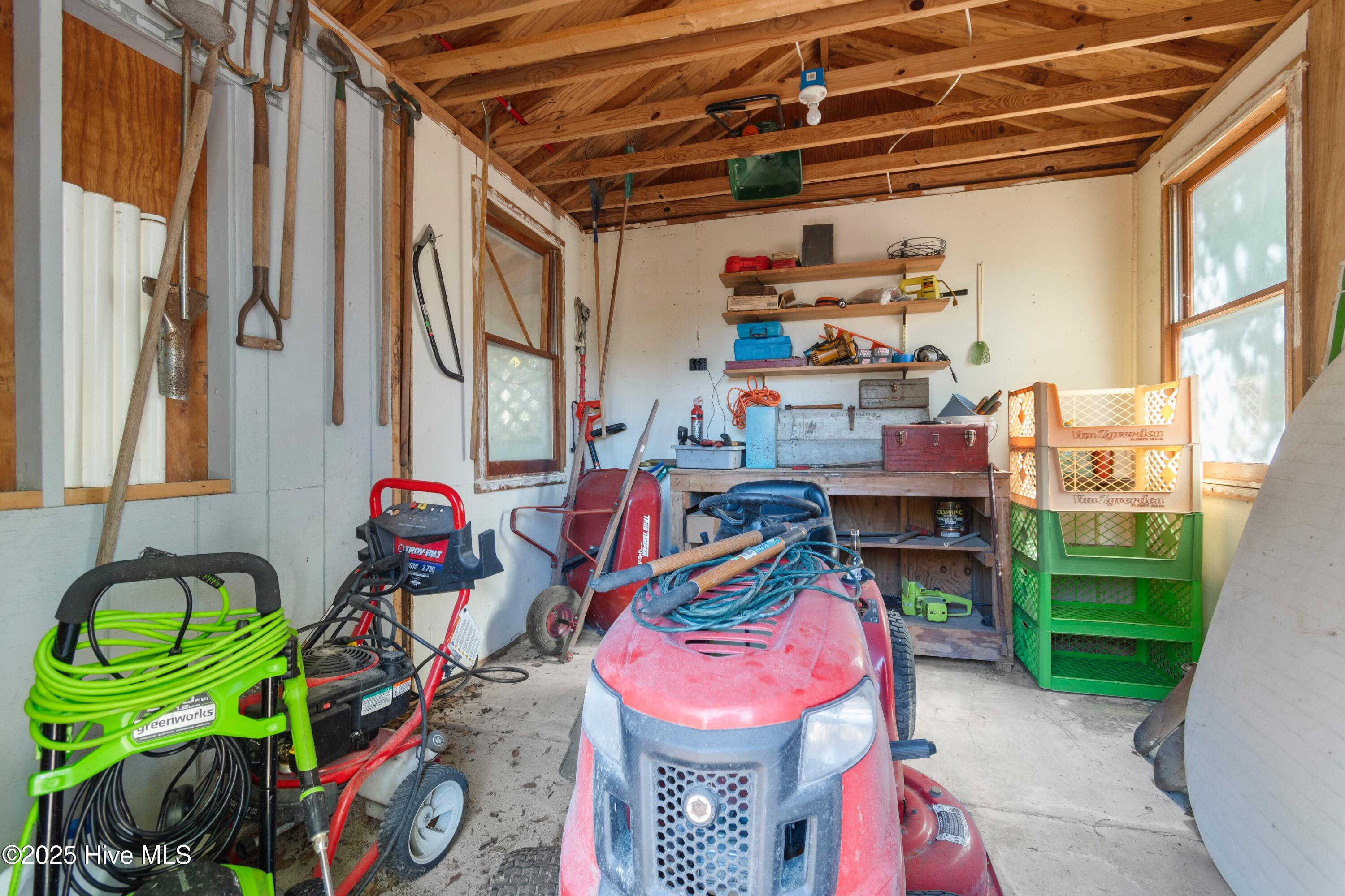 100539605 | Photo 47