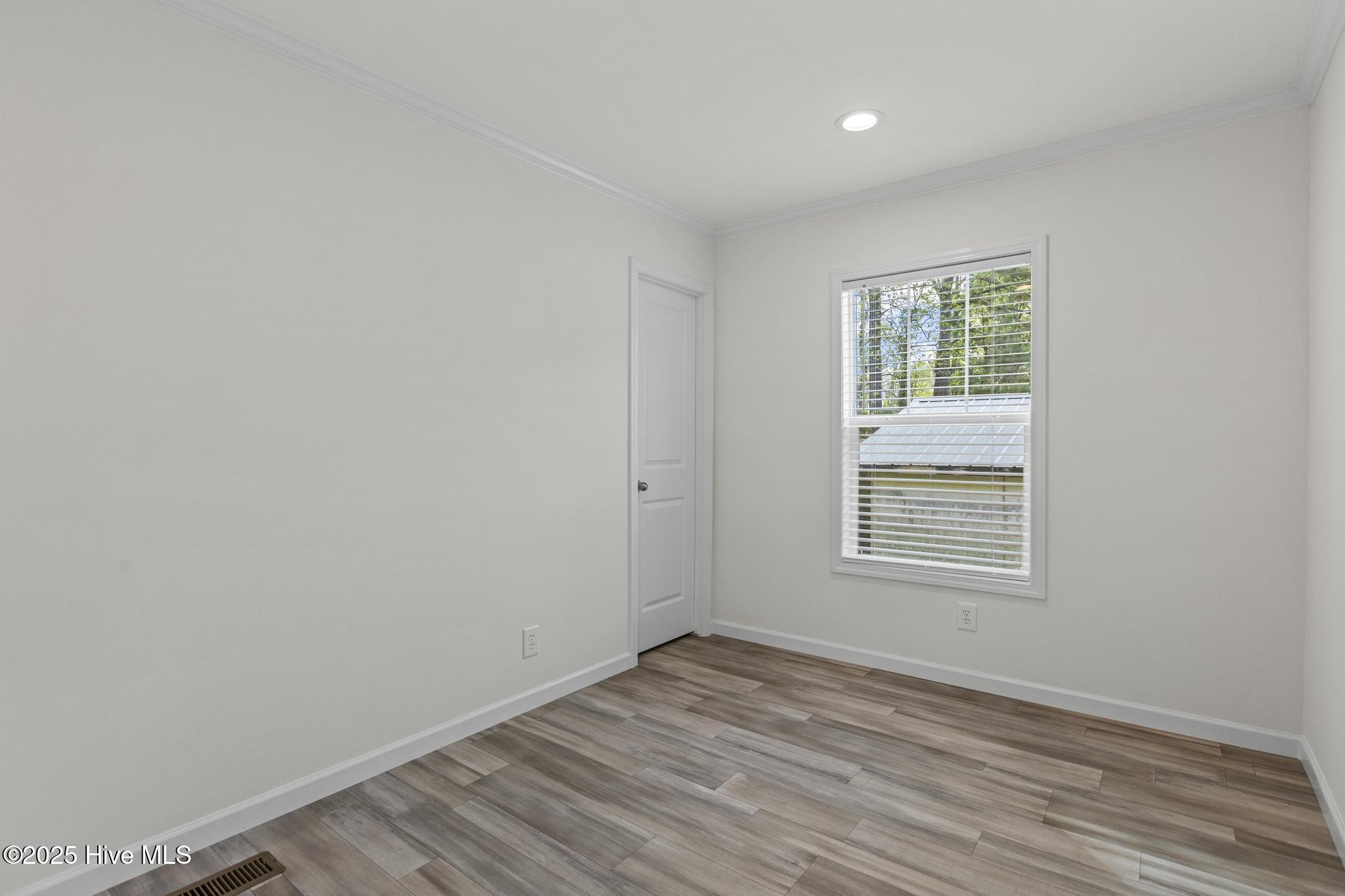 Undisclosed Address, Hampstead, NC, 28443