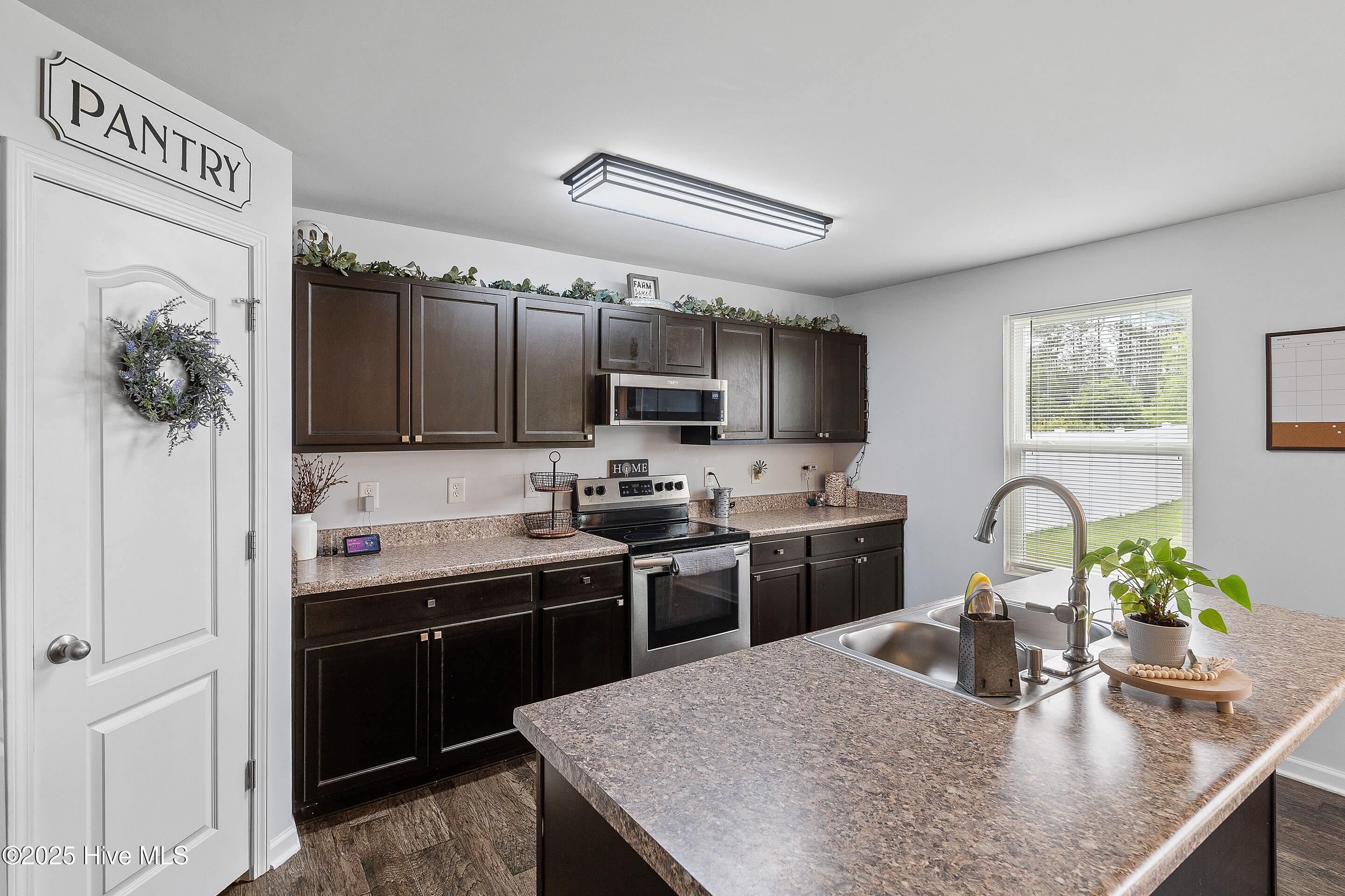 100510114 | Photo 34