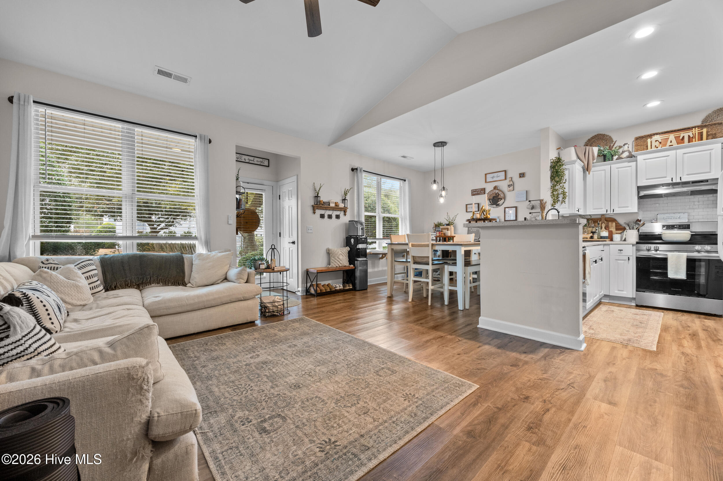 100567822 | Photo 10