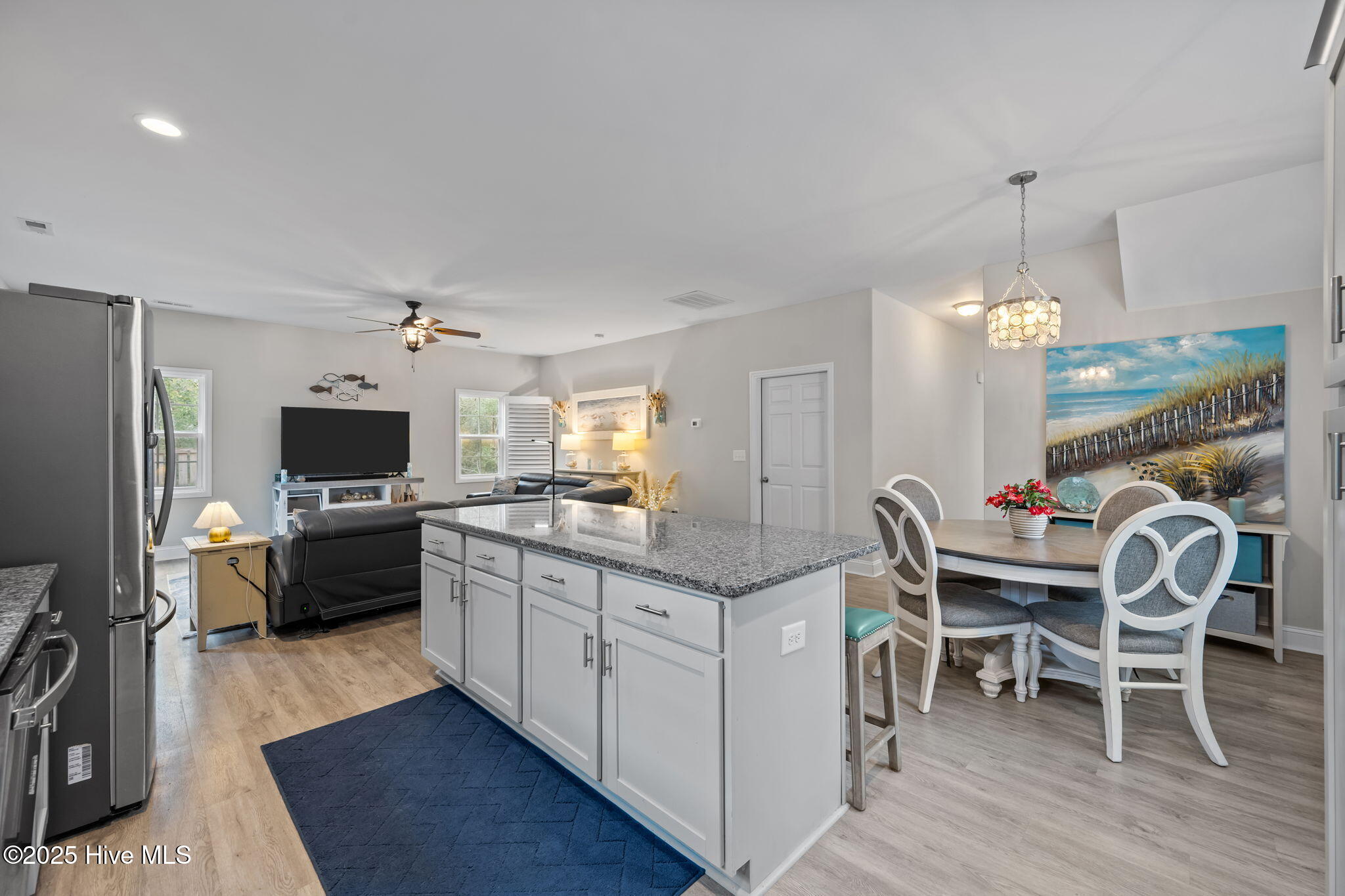 100544469 | Photo 12