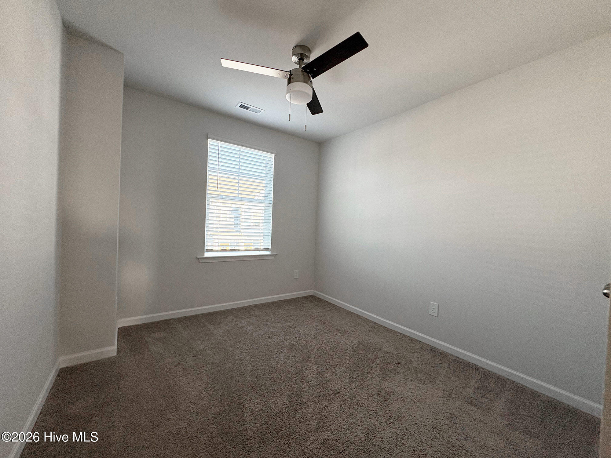 100565715 | Photo 23