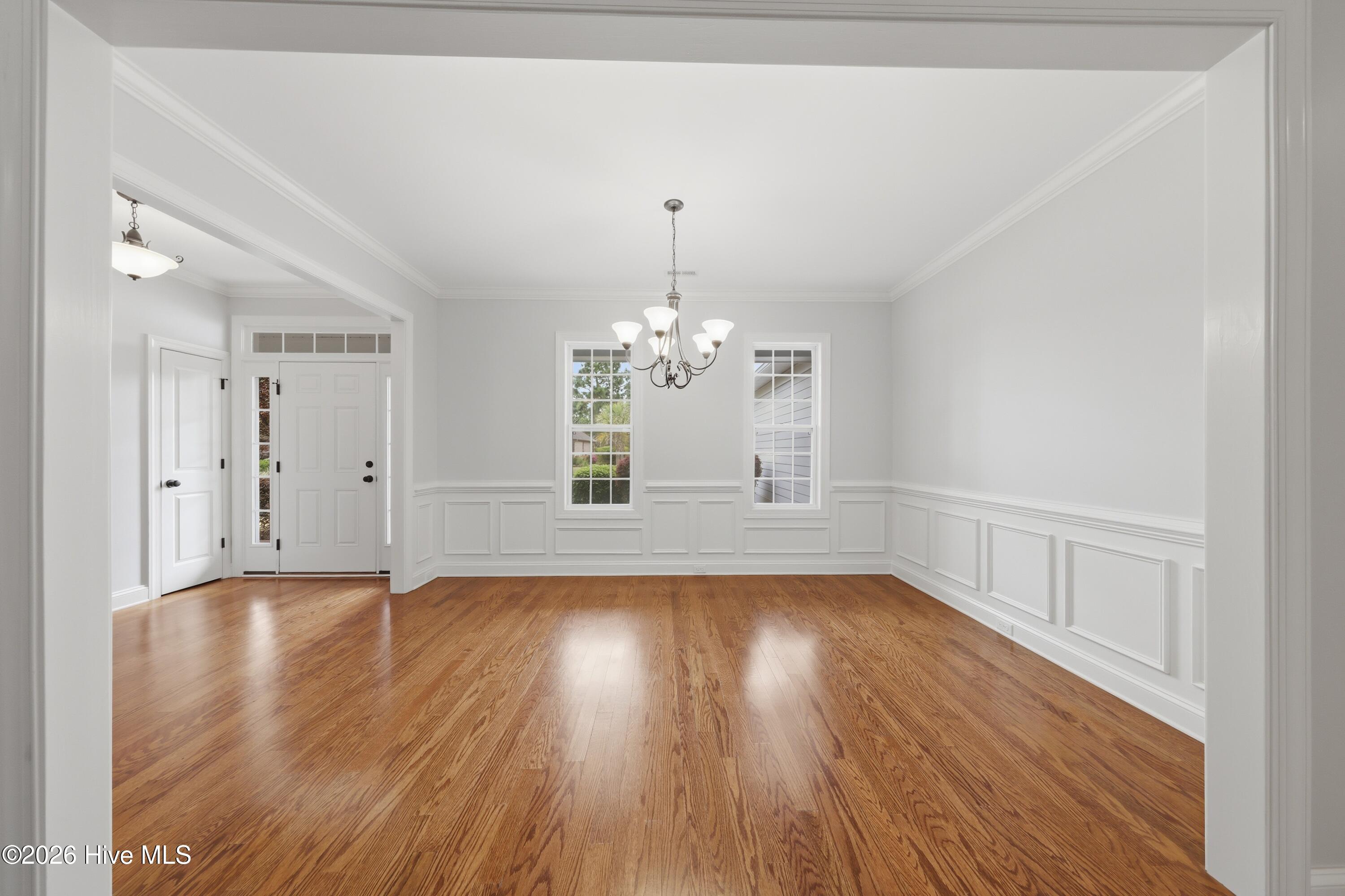 100565162 | Photo 16