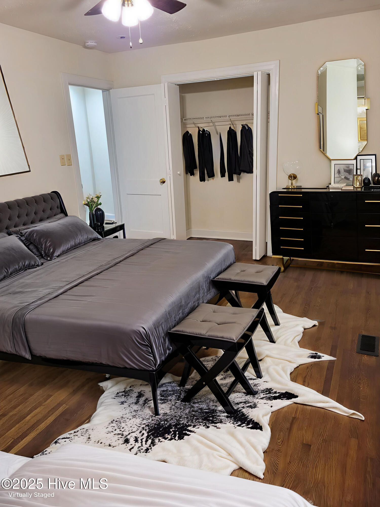 100531827 | Photo 17