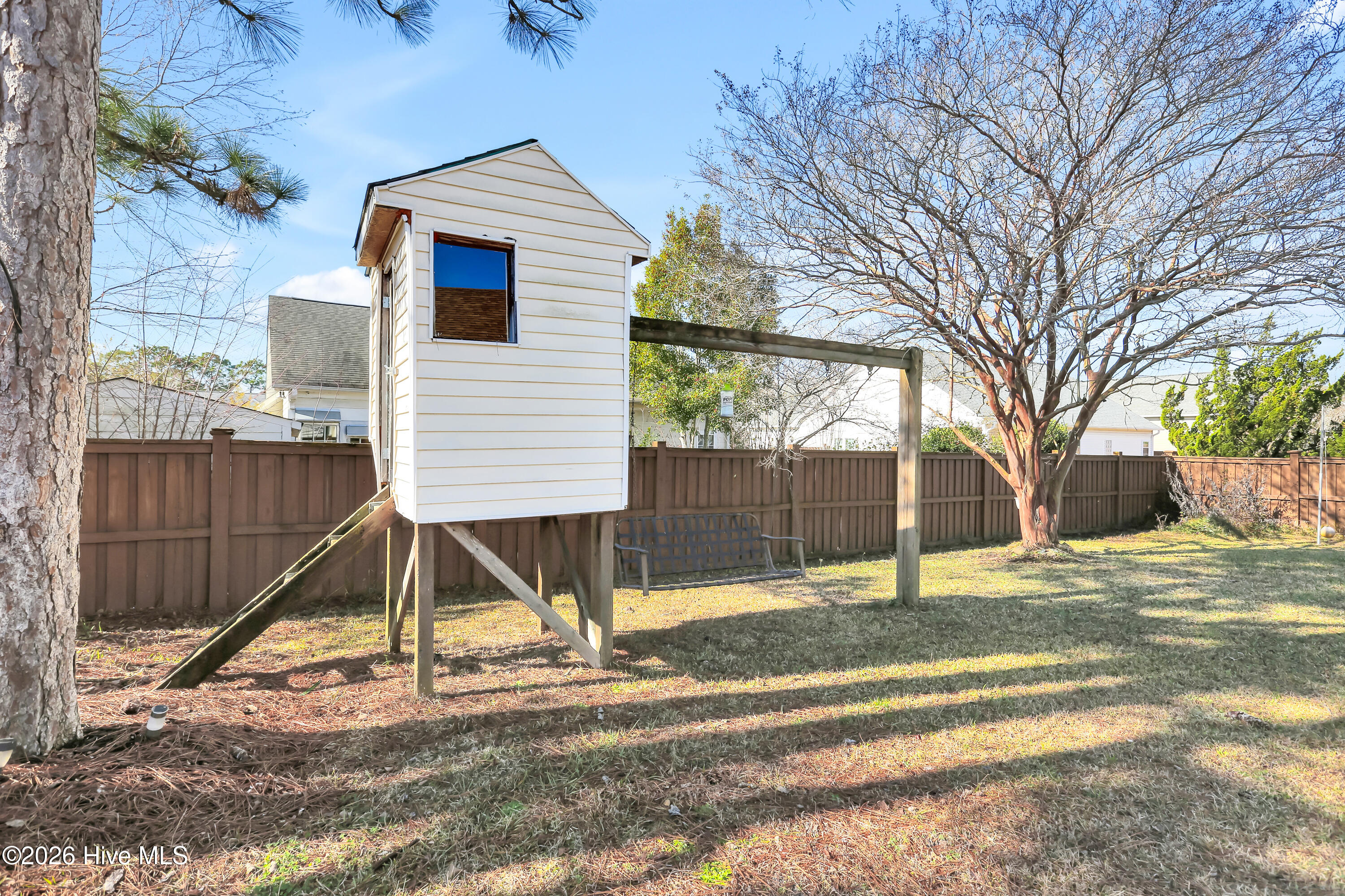 100550407 | Photo 30