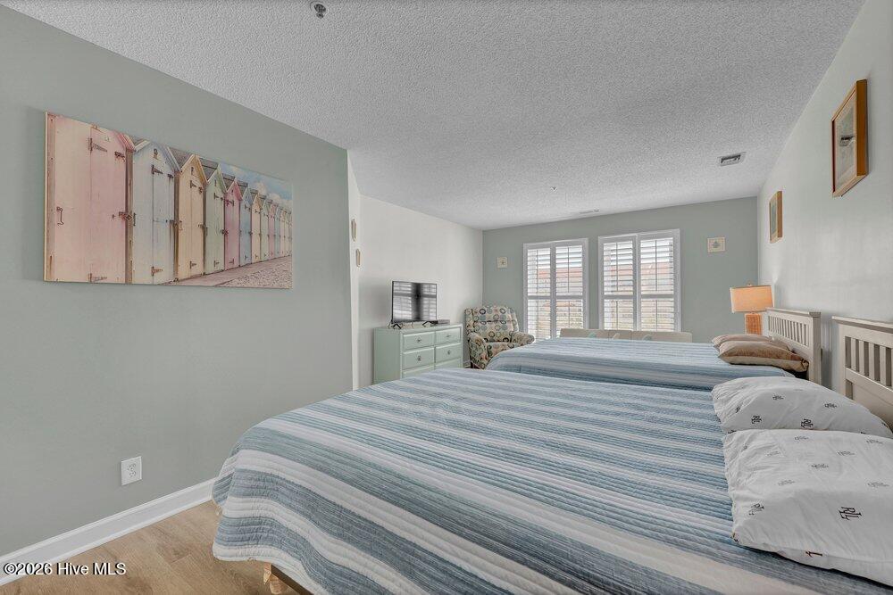 100569395 | Photo 17