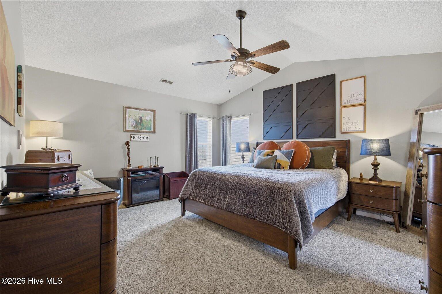 100563445 | Photo 14