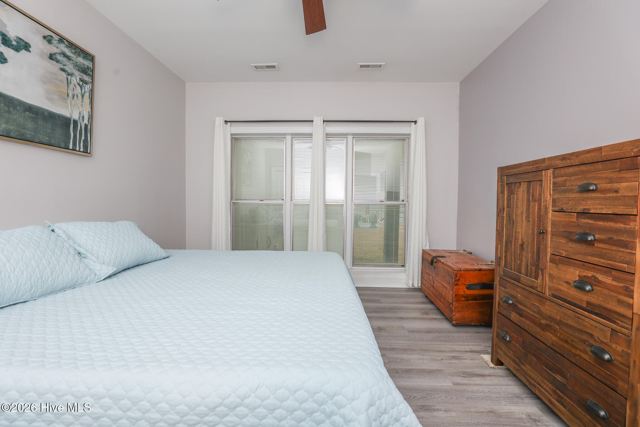 100556044 | Photo 46