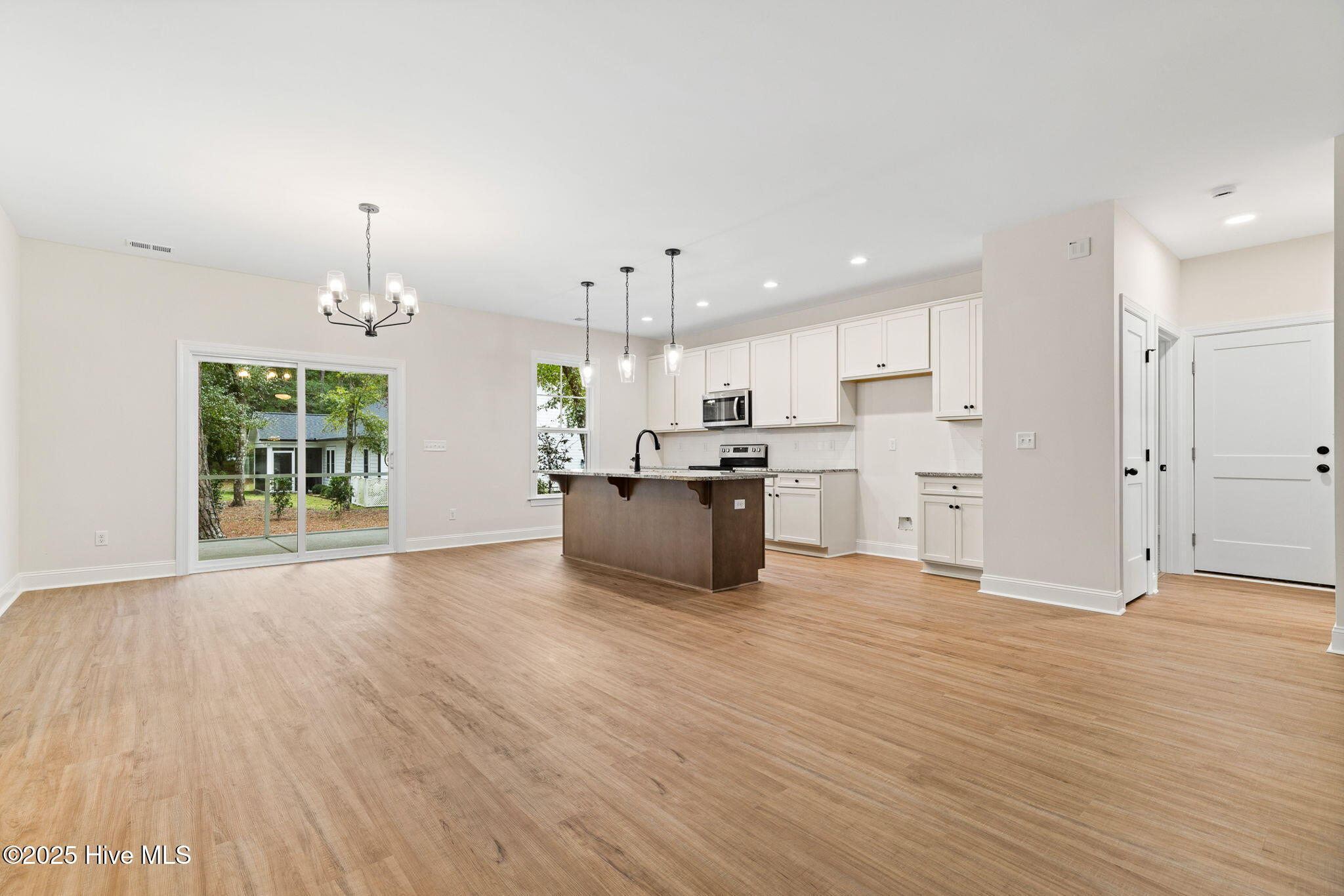 100513726 | Photo 27