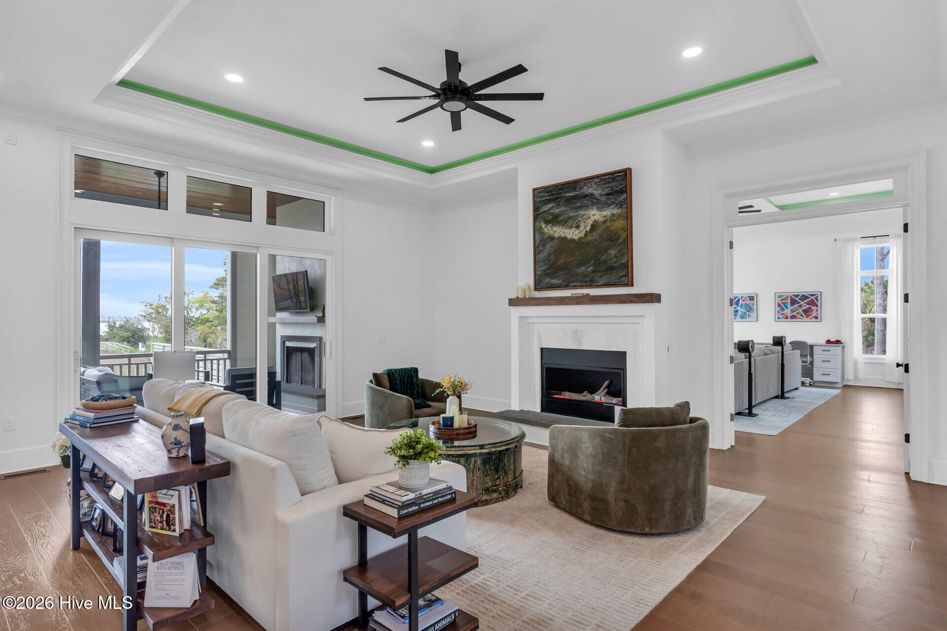 100553549 | Photo 11