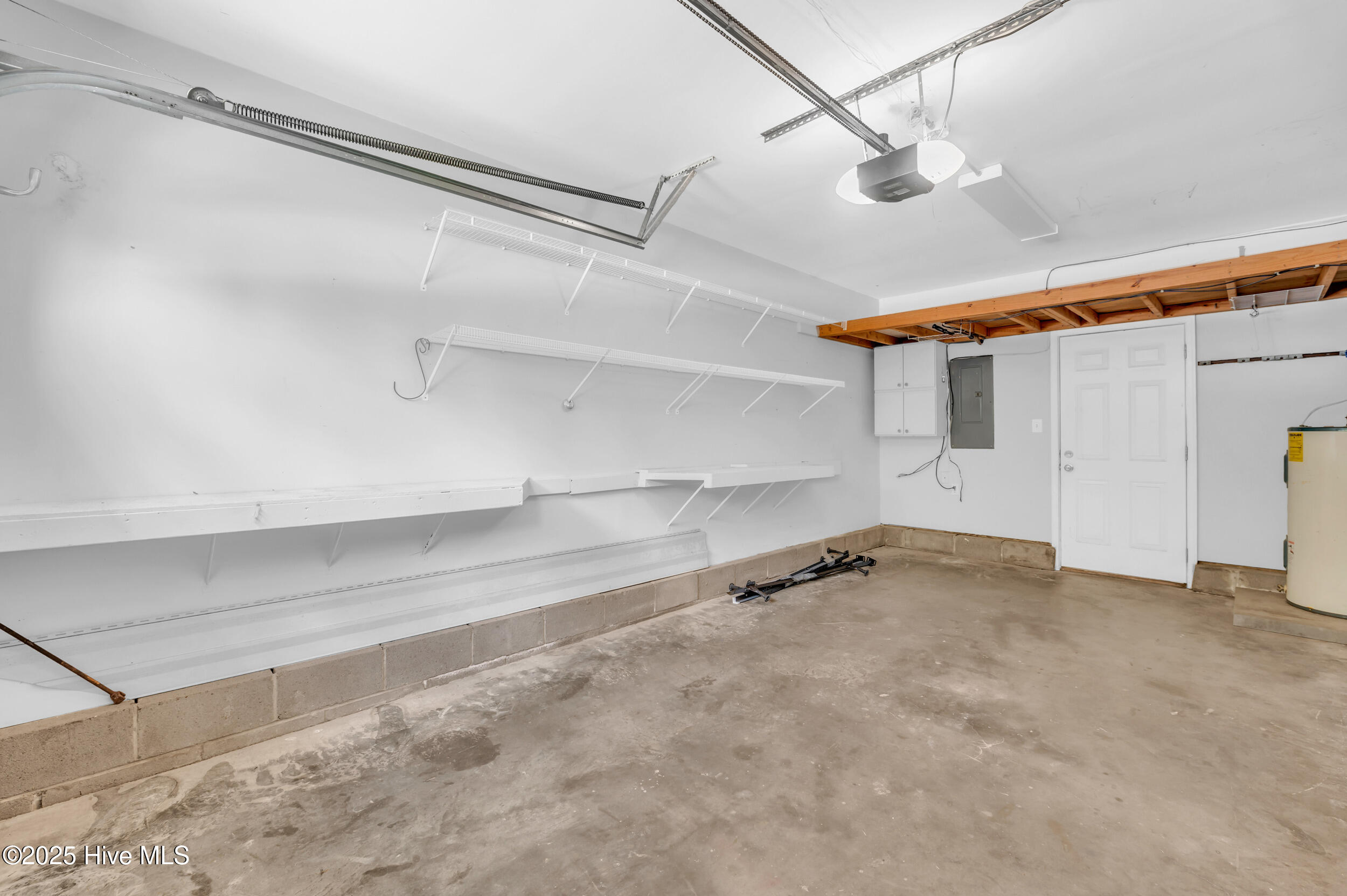 100532277 | Photo 42