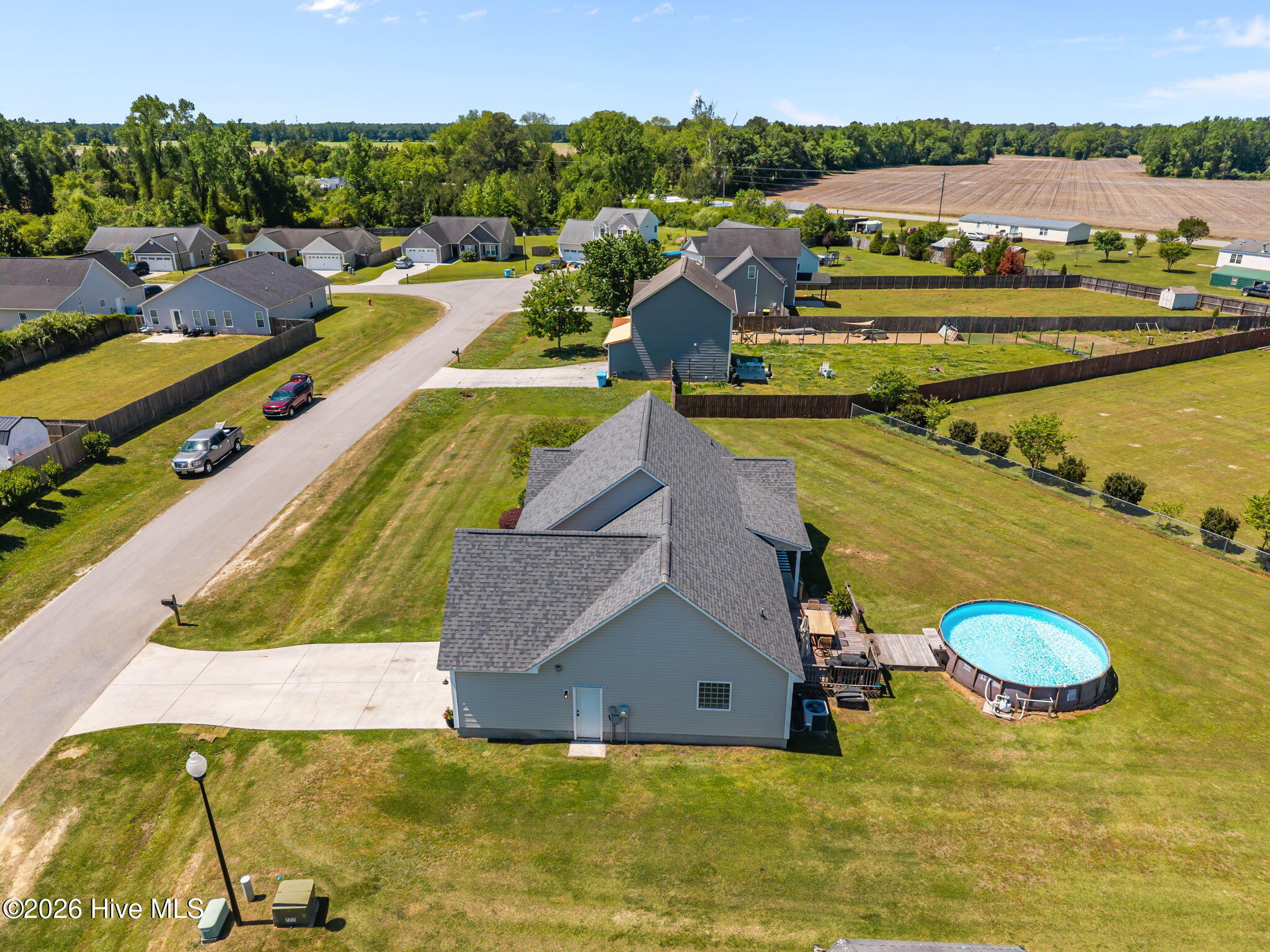 100567595 | Photo 25