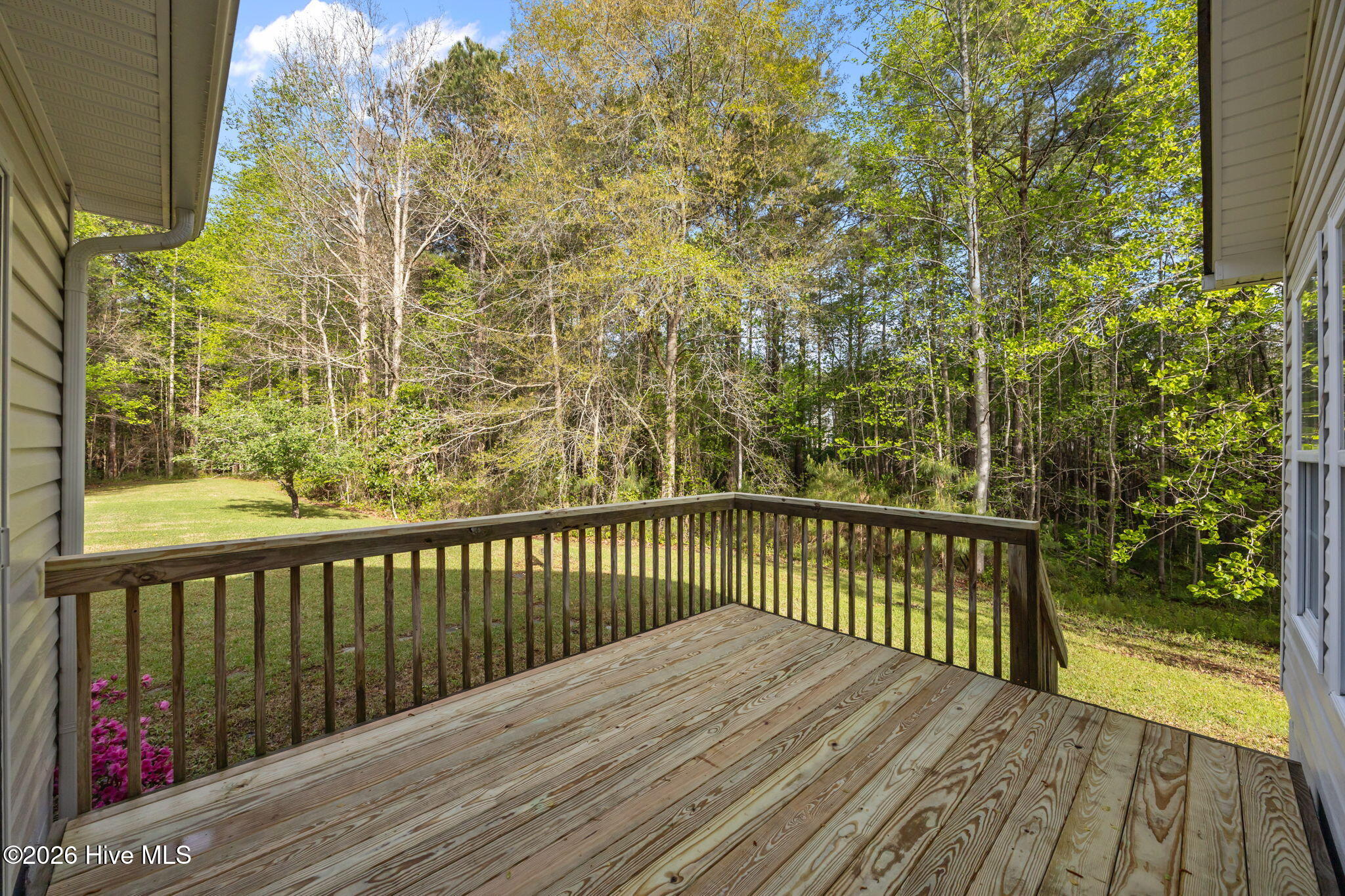 100565489 | Photo 40