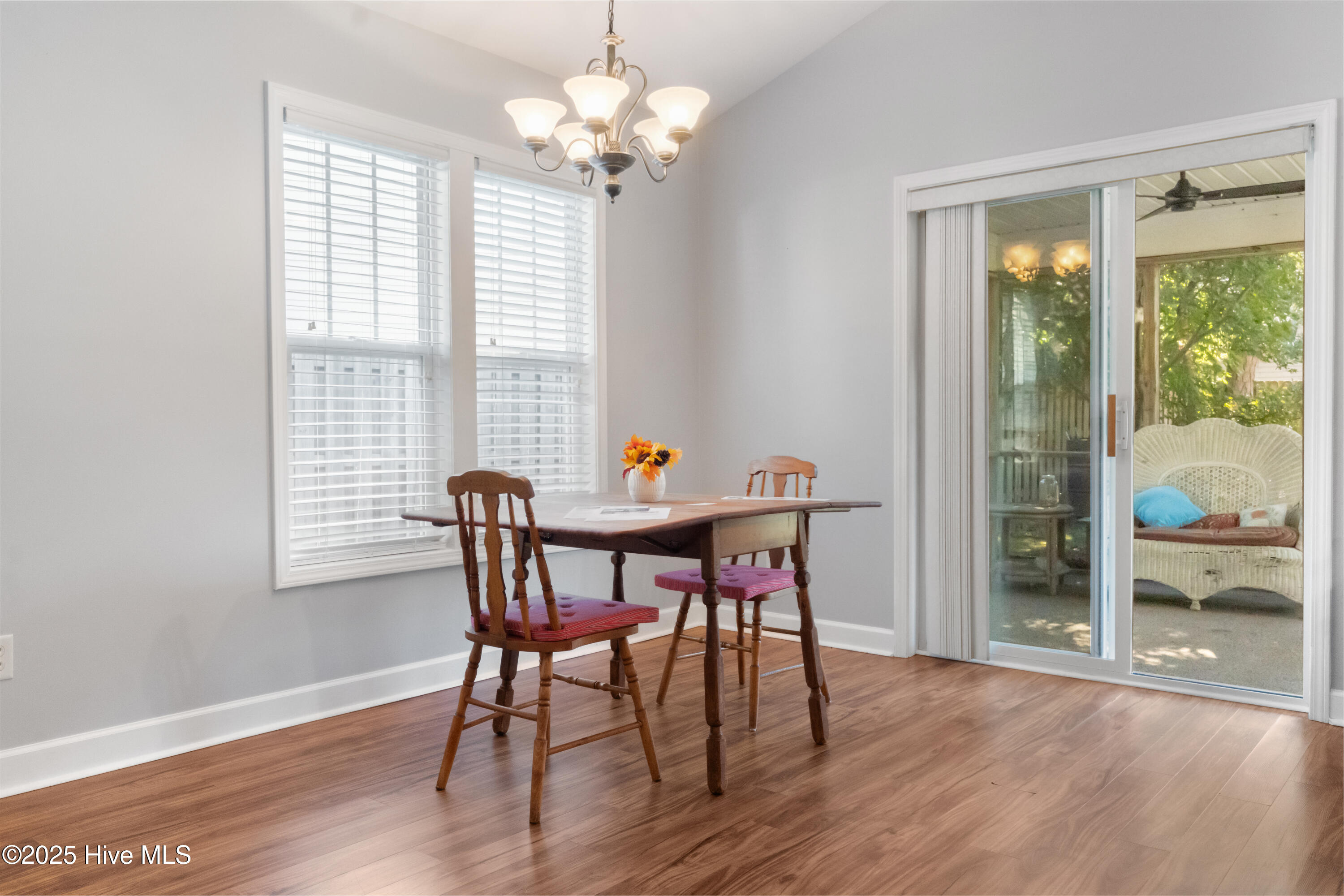 100535506 | Photo 27