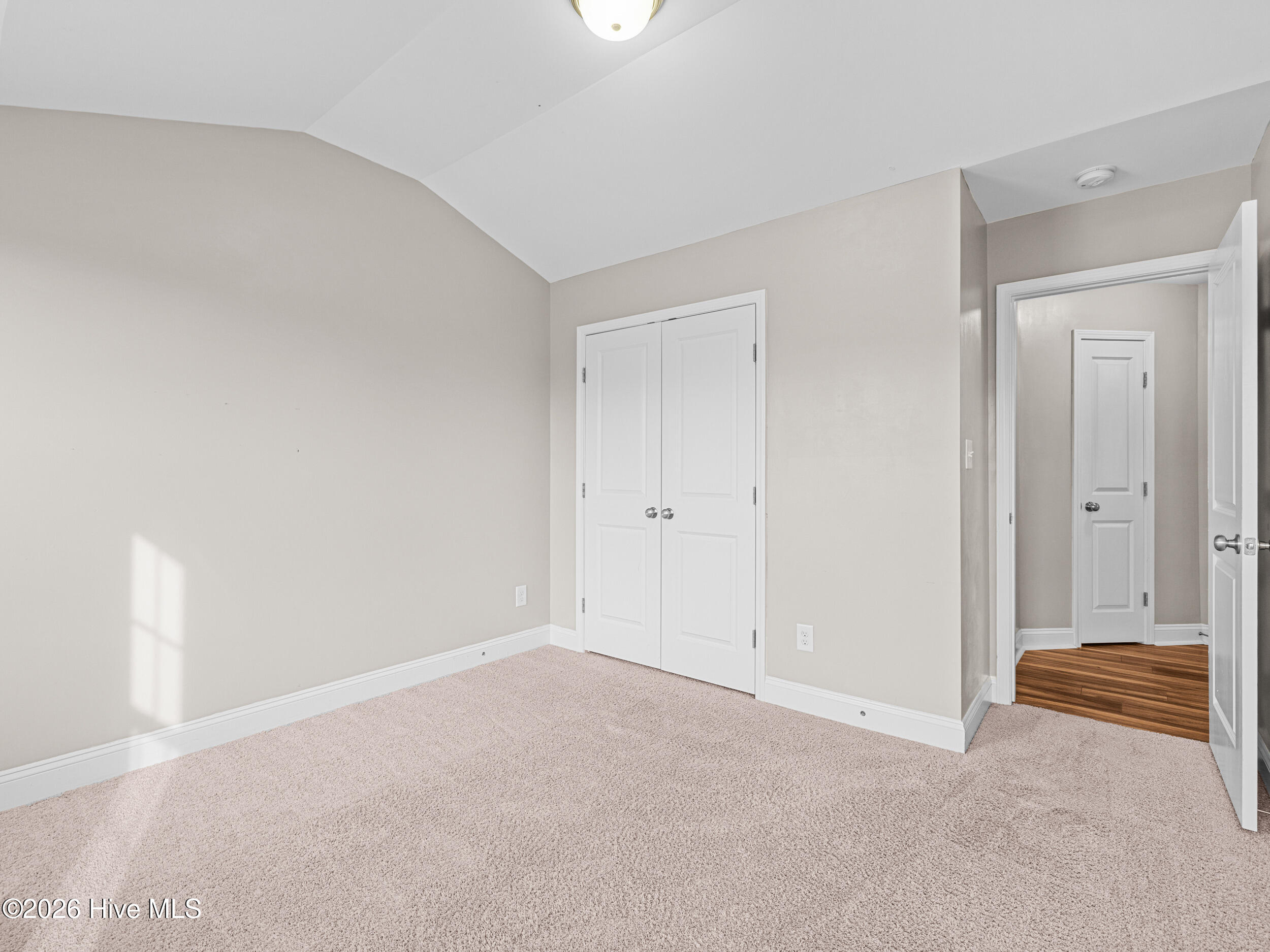 100547442 | Photo 37