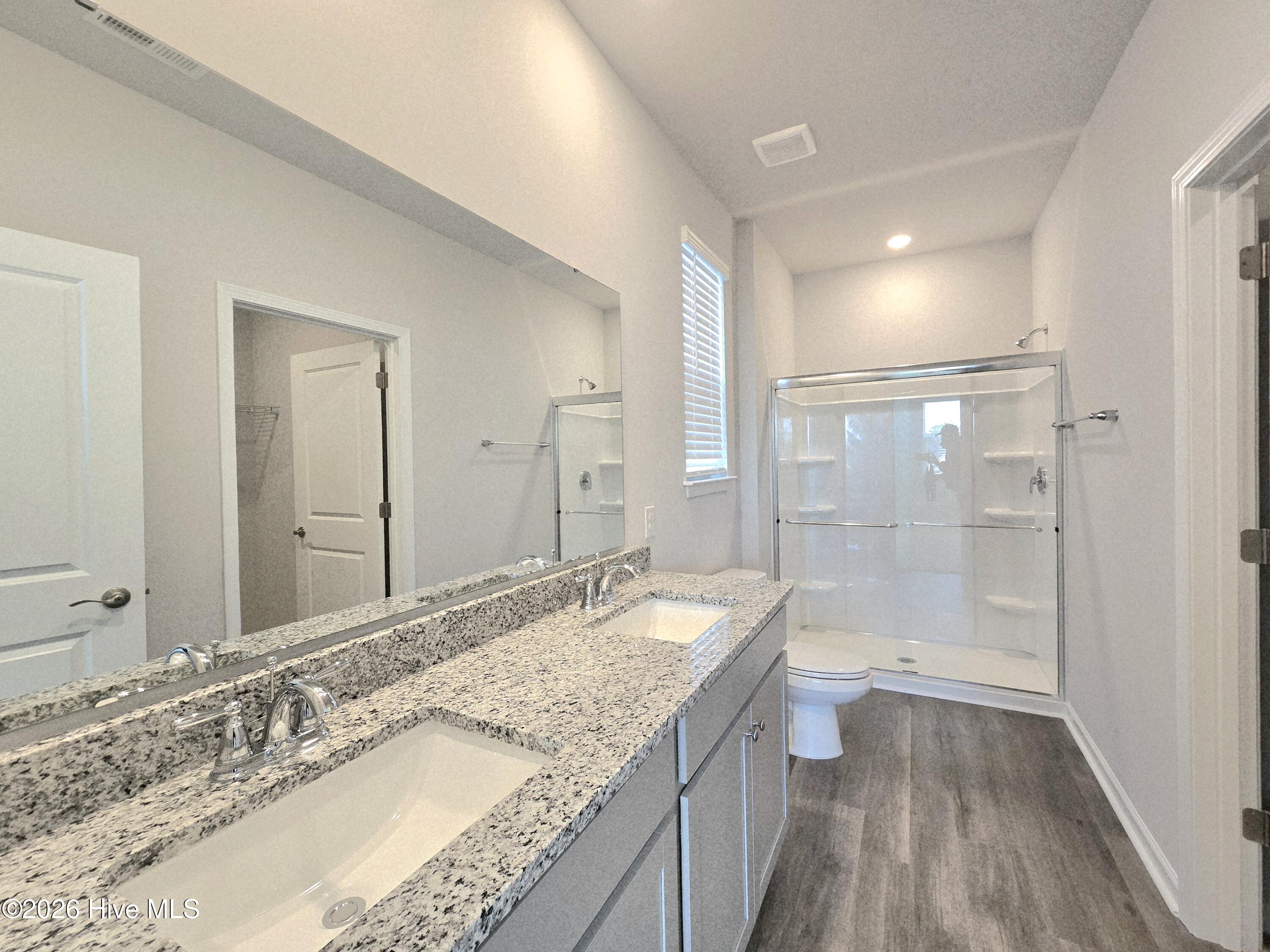 100541756 | Photo 15