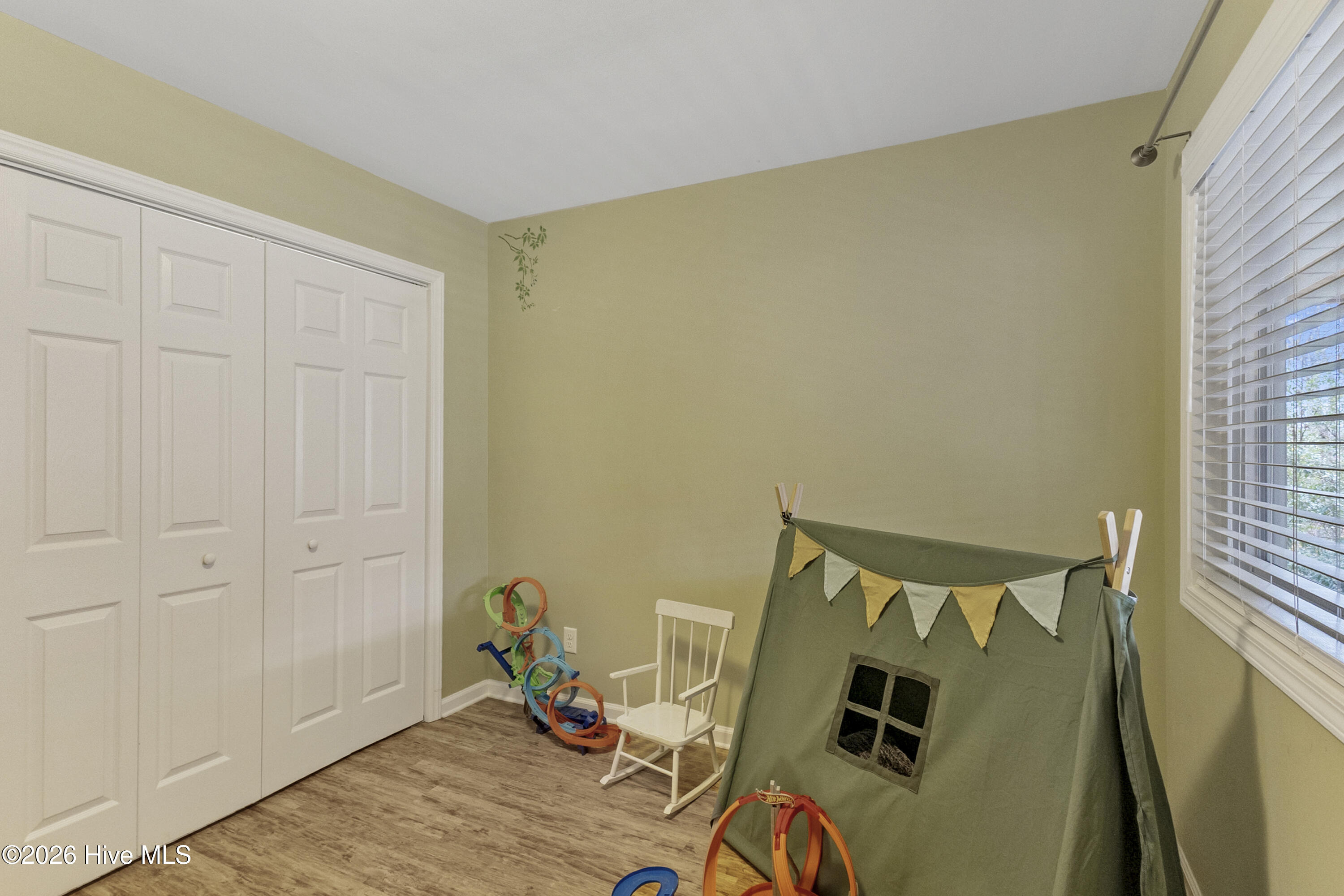 100550645 | Photo 40