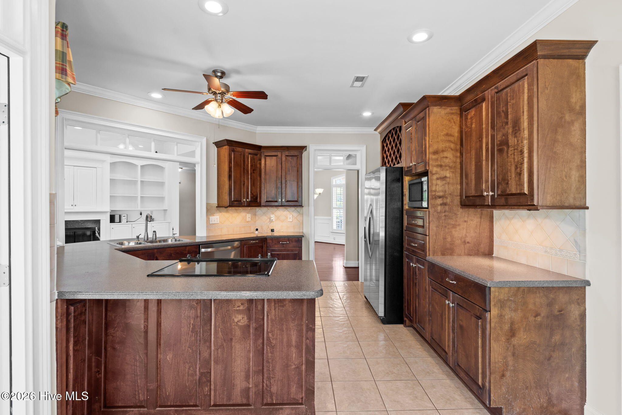 100569598 | Photo 18