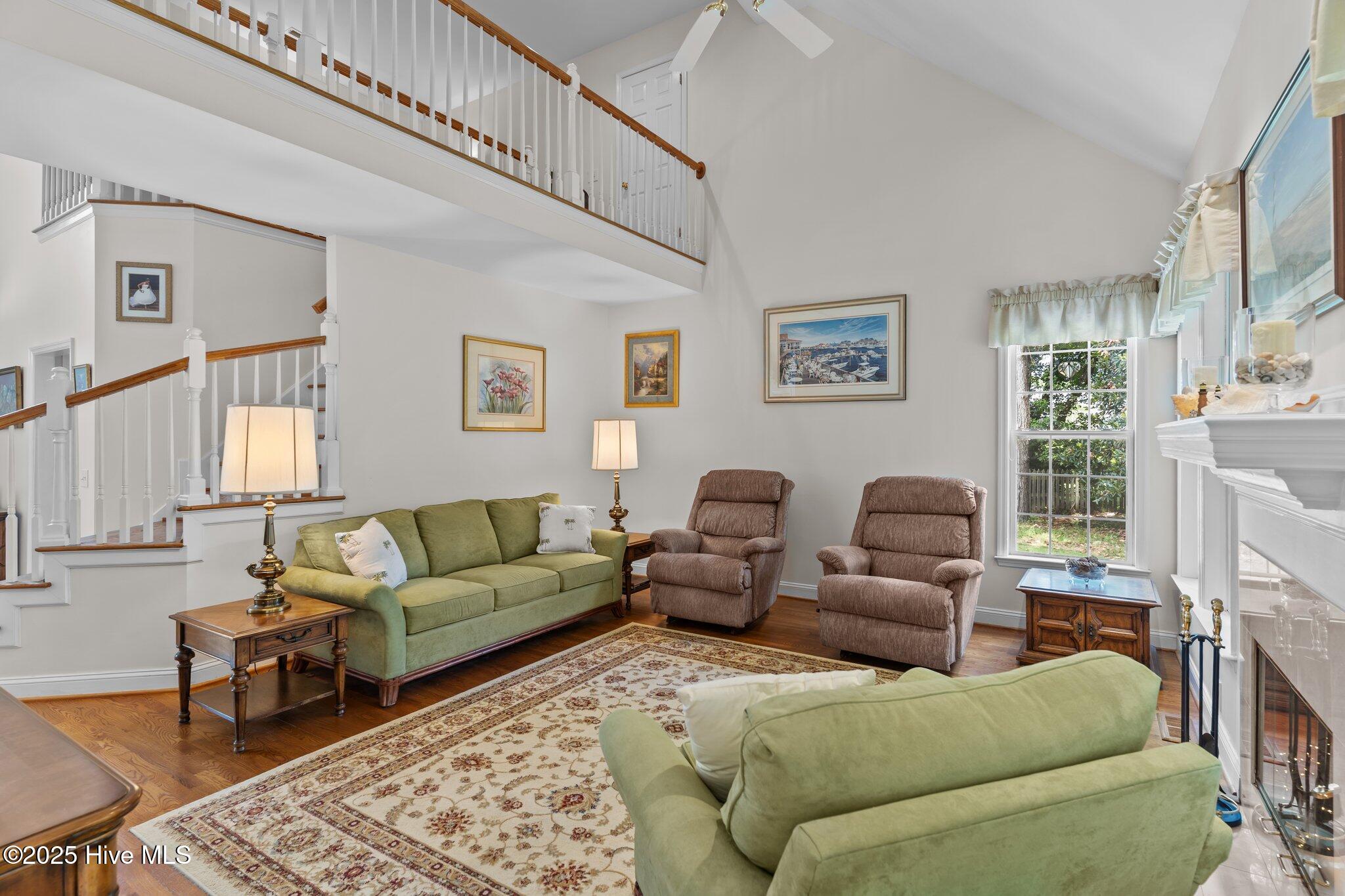 100521763 | Photo 19