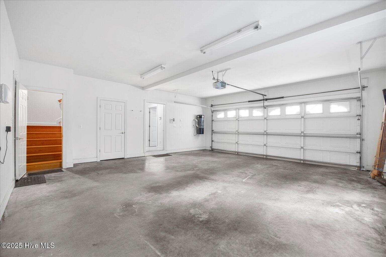 100527258 | Photo 23