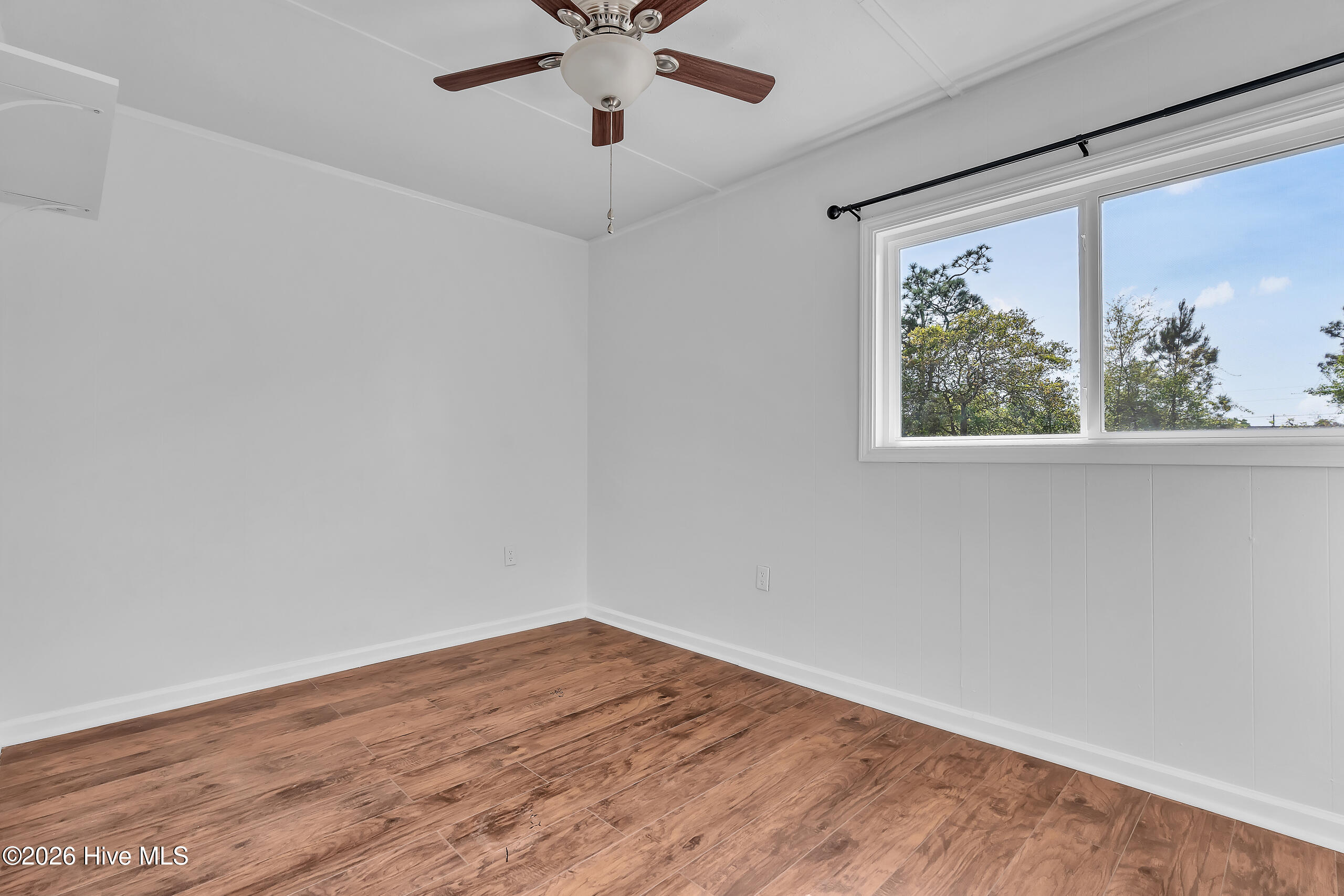 100567424 | Photo 25