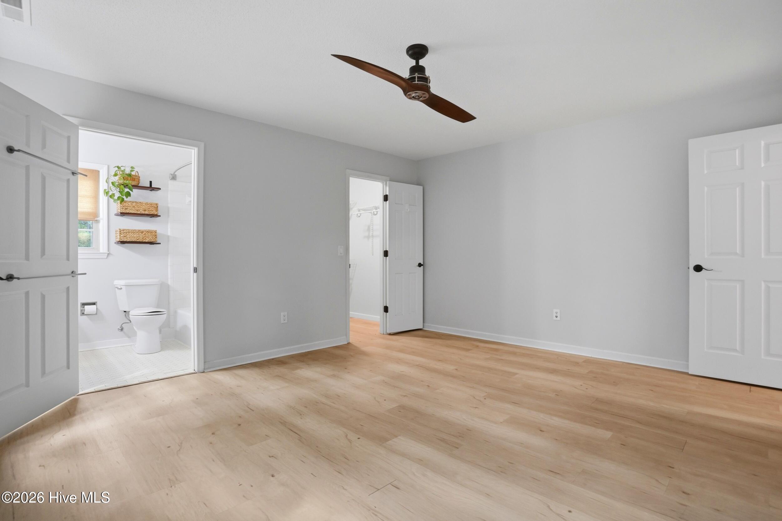 100565910 | Photo 23