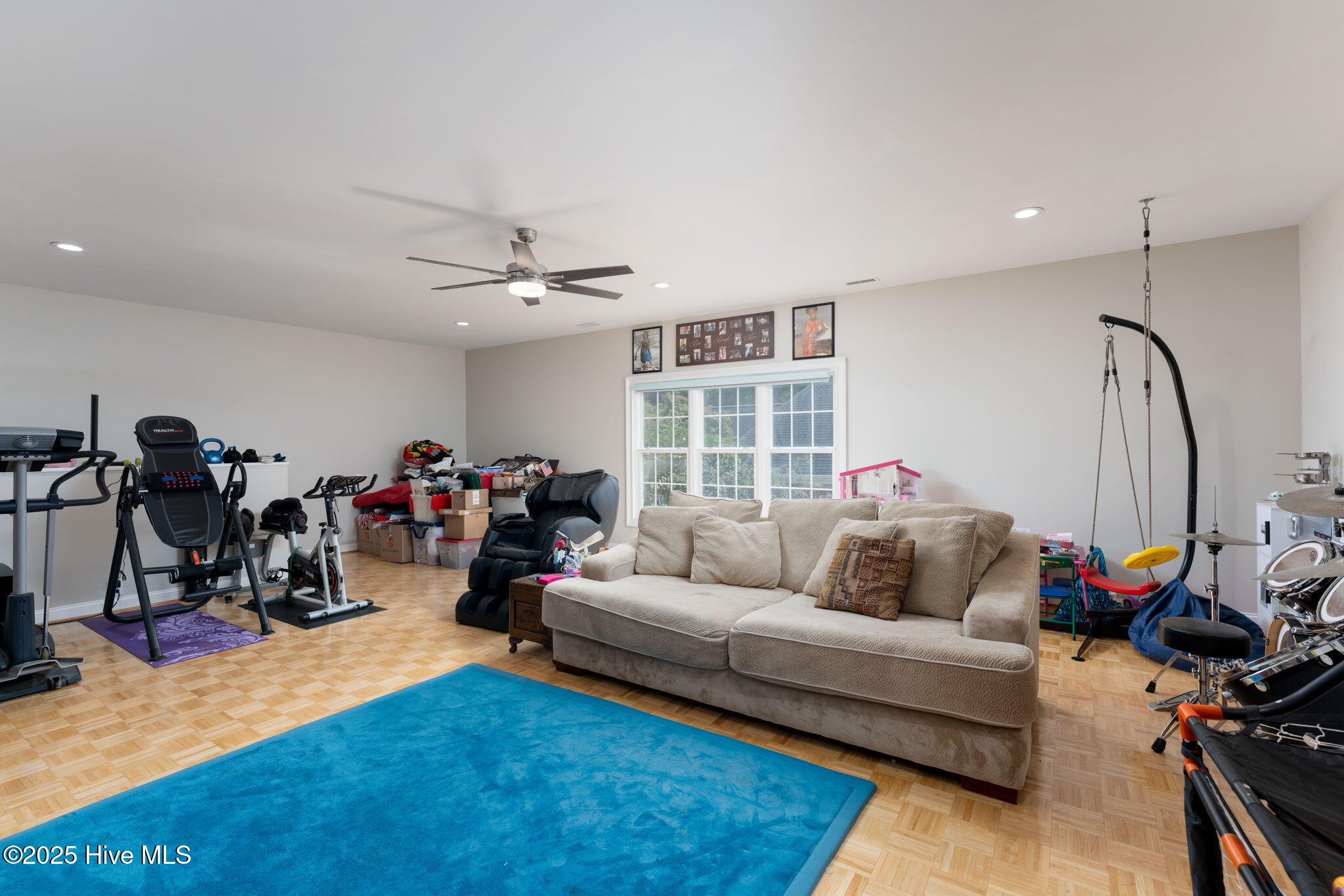 100537589 | Photo 32