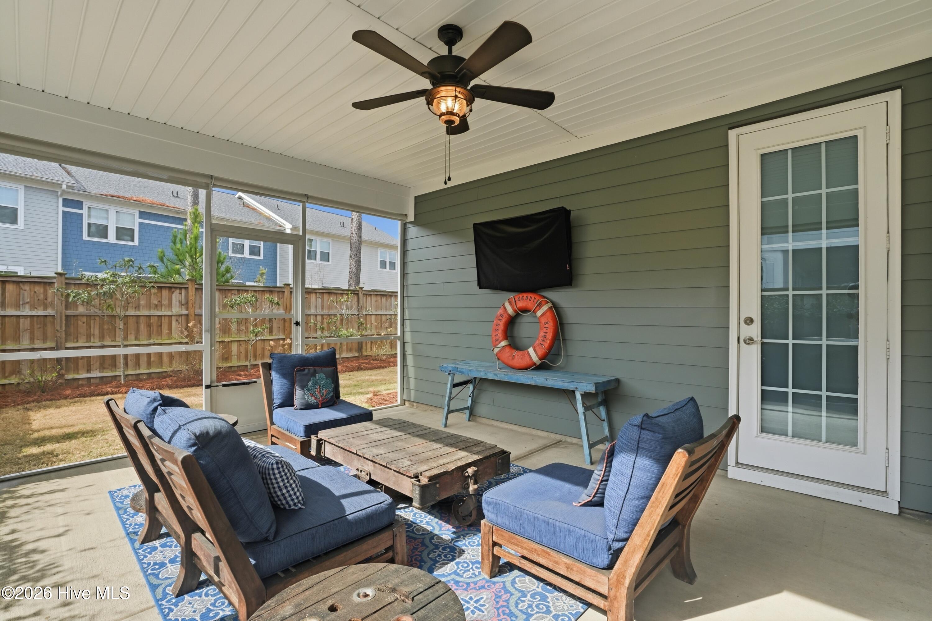 100561469 | Photo 52