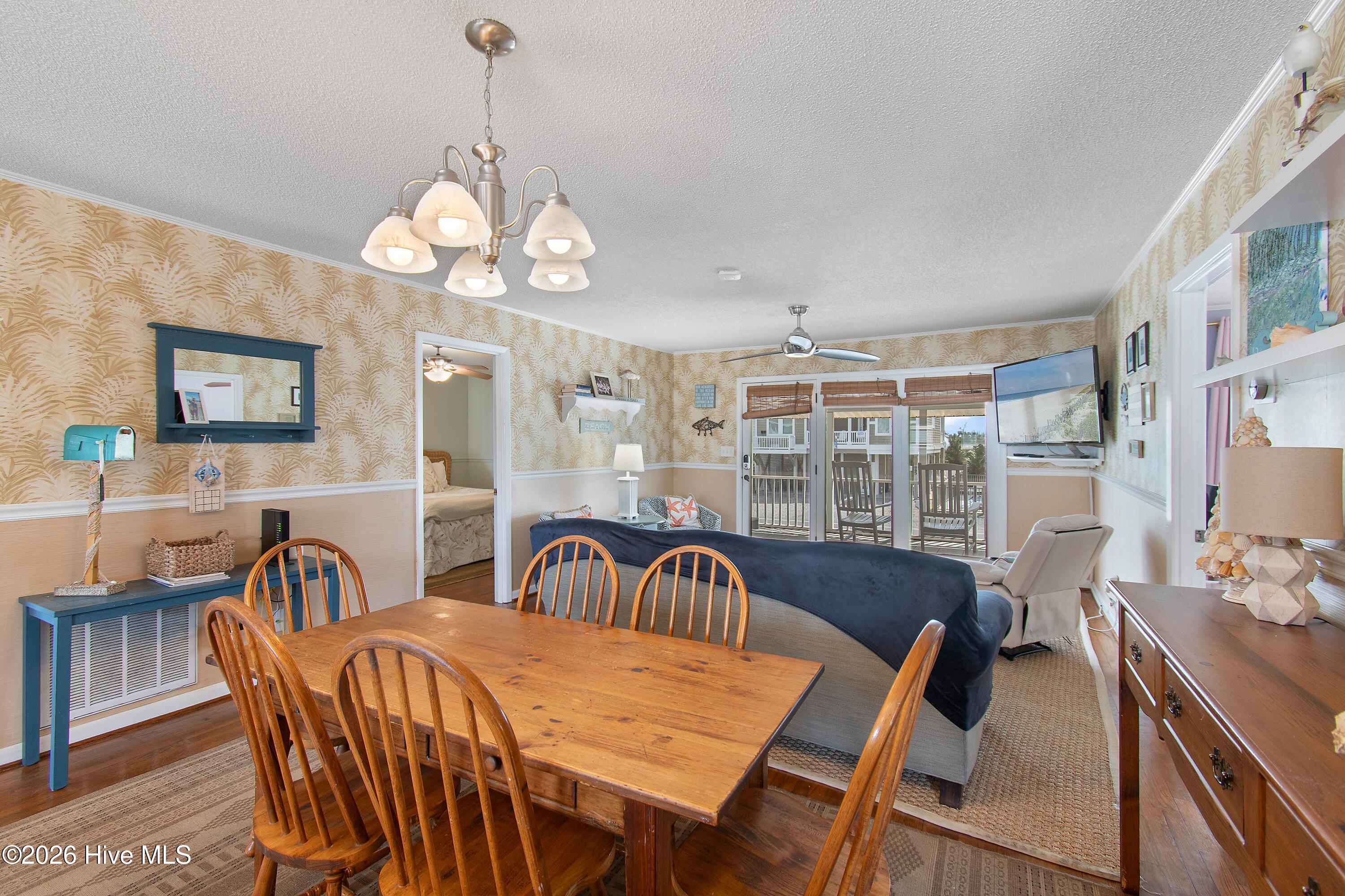 100561675 | Photo 18